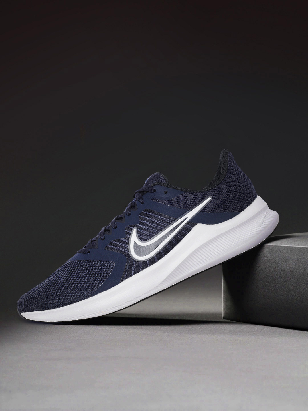 mens navy blue nike shoes