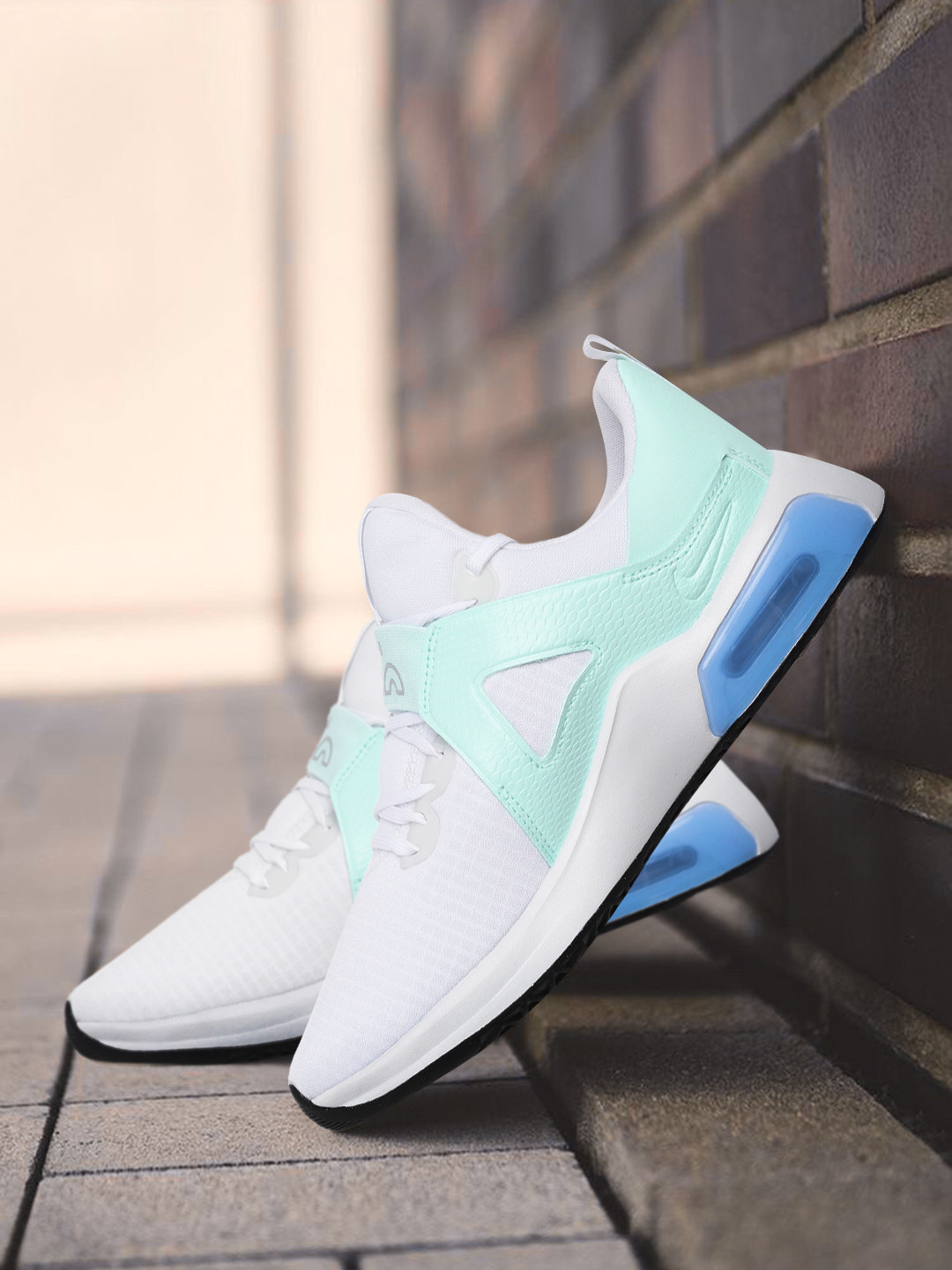 nike training air max bella trainers in white