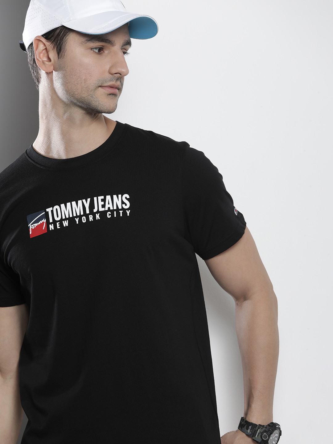 Buy Tommy Hilfiger Men Black Typography Printed Applique Pure Cotton