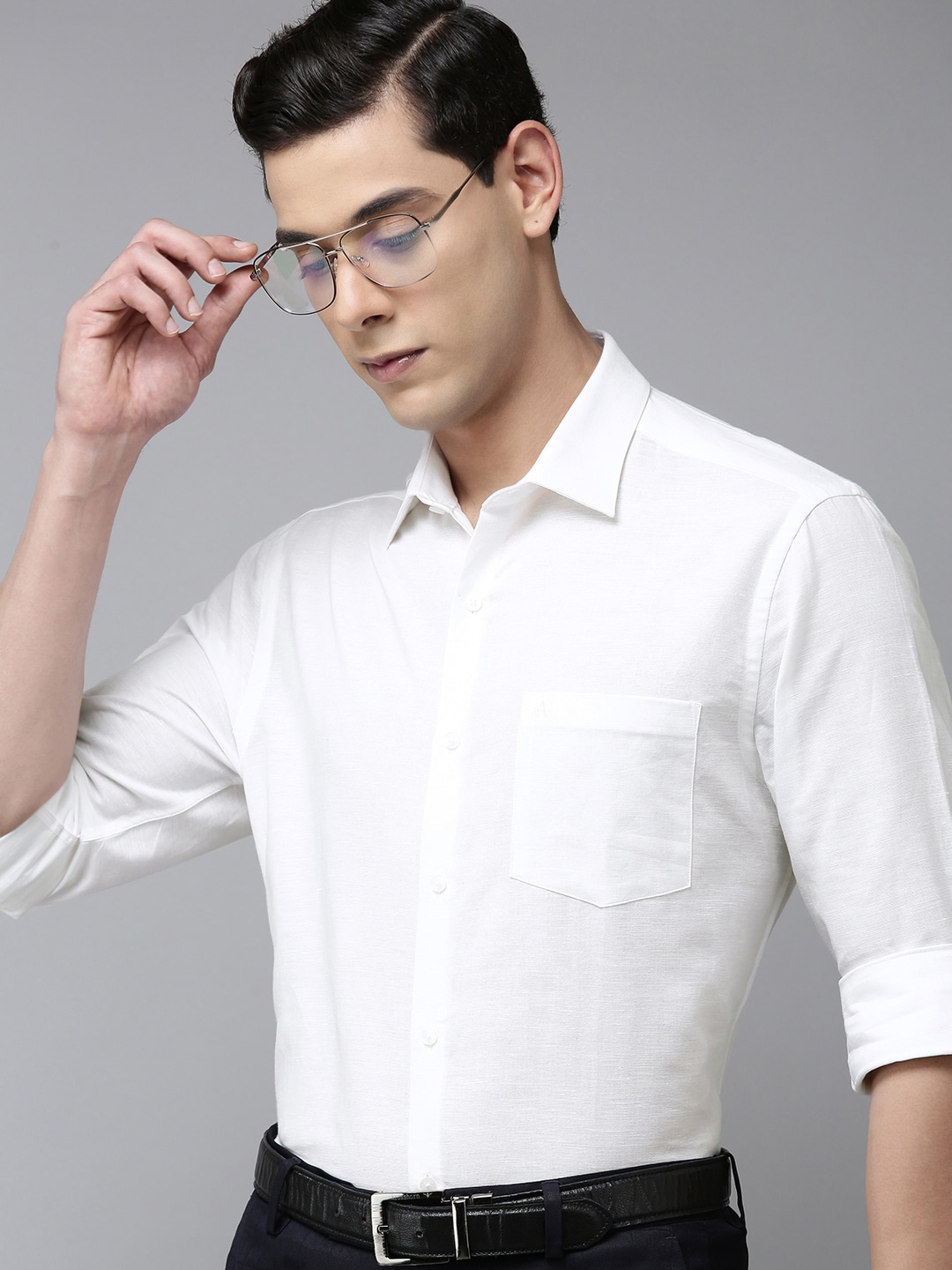 Buy Arrow Men White Textured Original Slim Fit Pure Cotton Formal Shirt ...