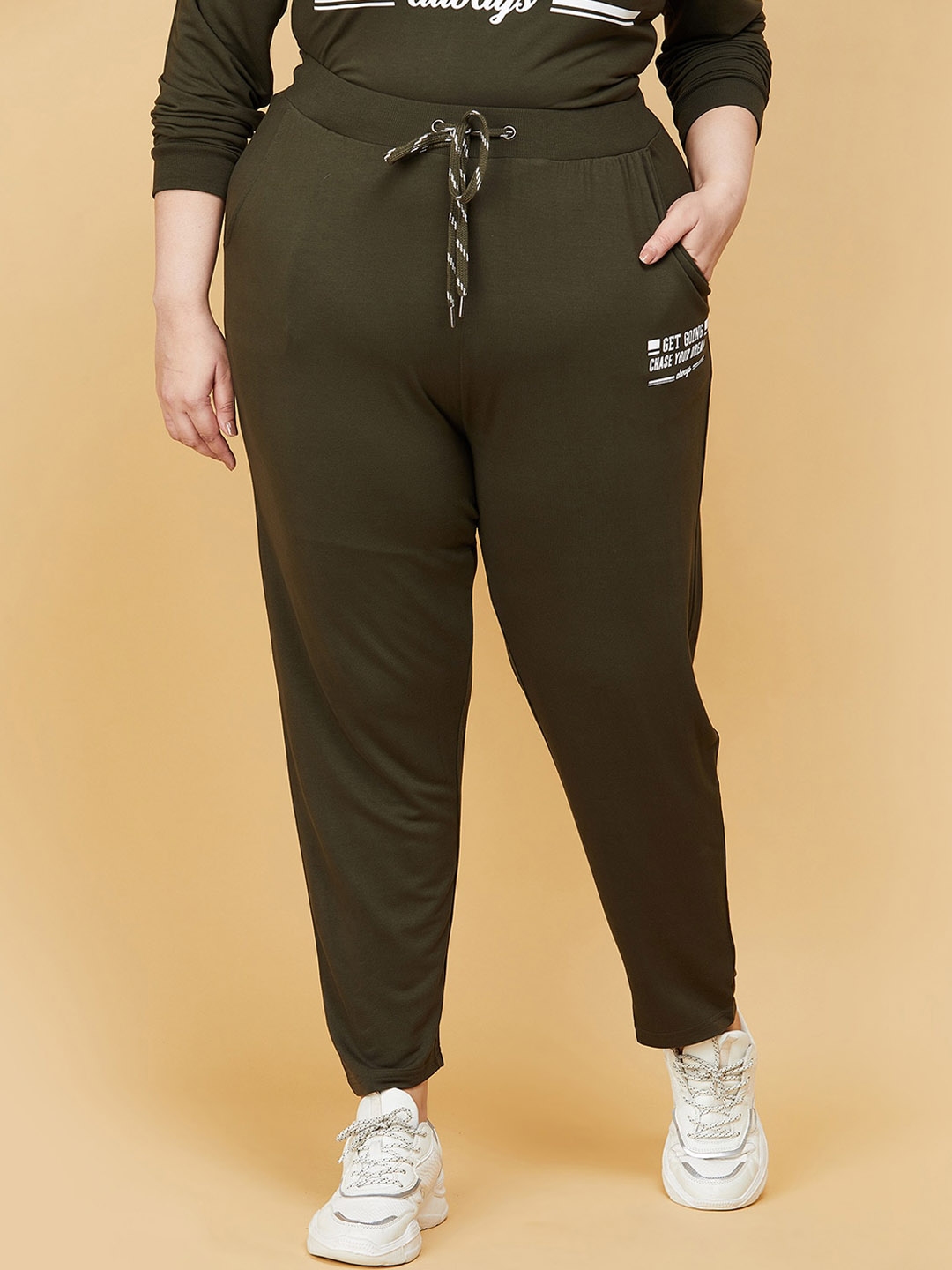 40 size track pants