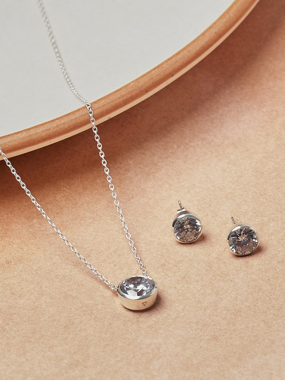 Myntra pendant