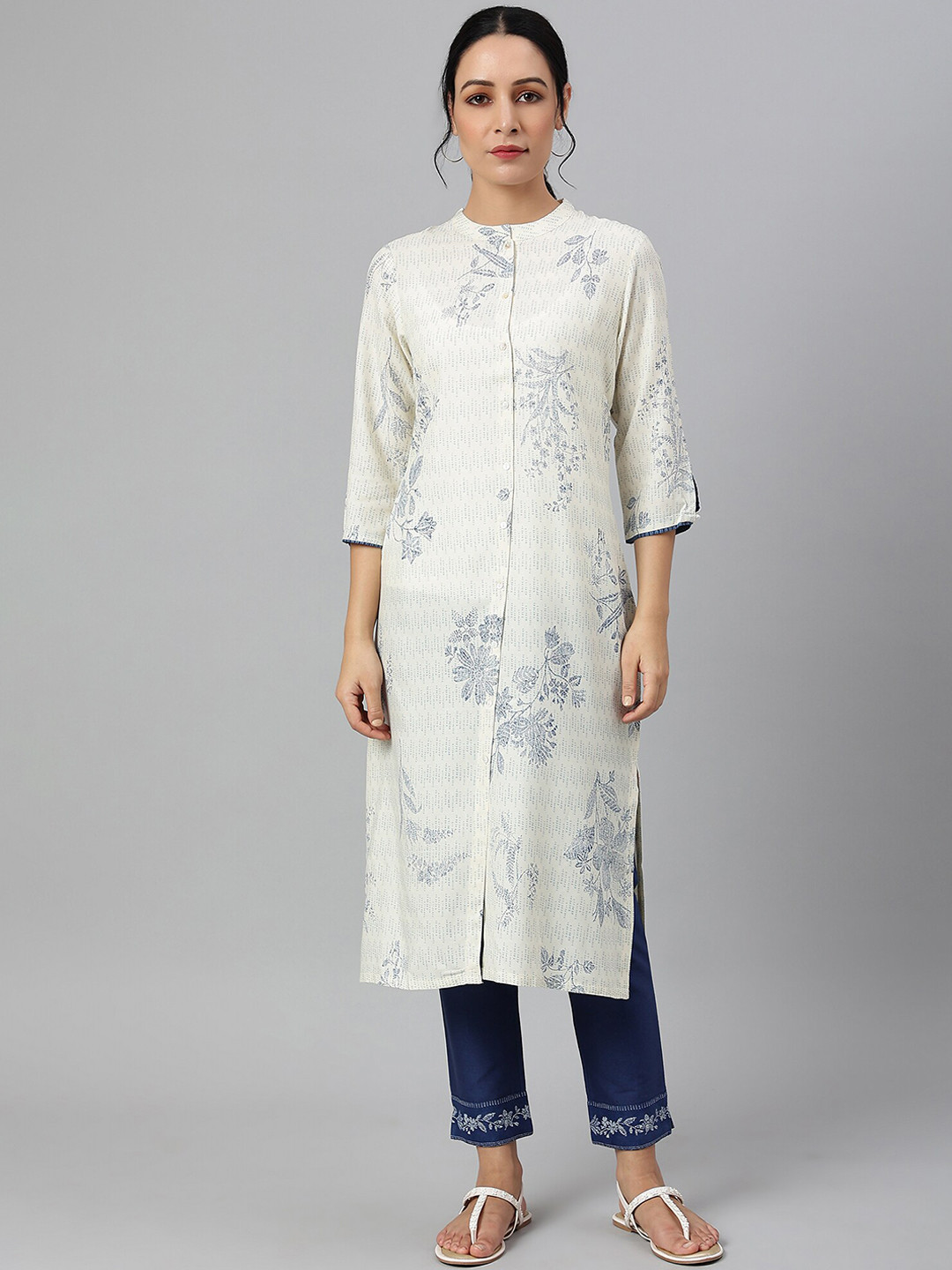 Women White Floral Buttonned Lace Neck Gathered Kurti