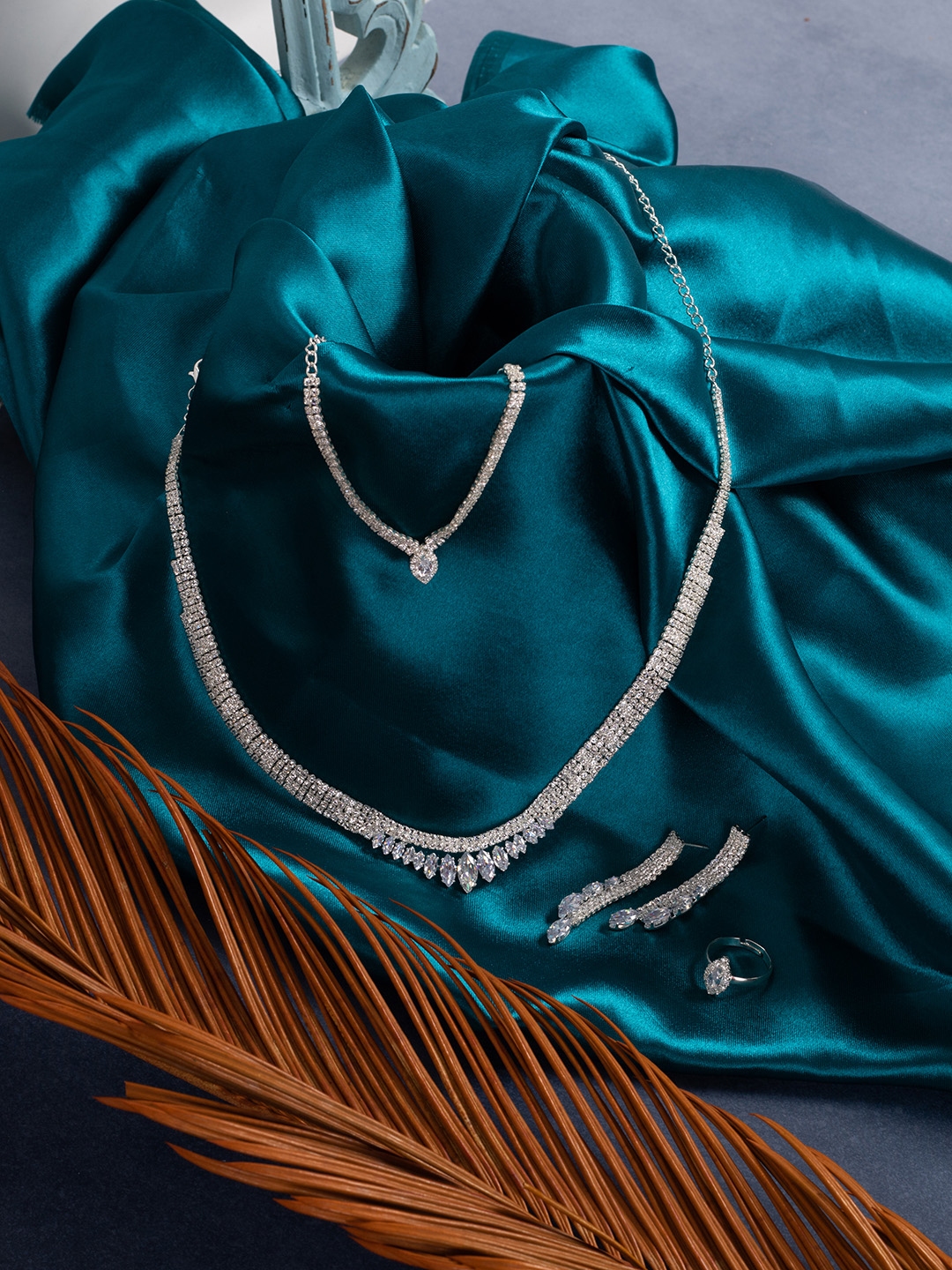 Buy SOHI Silver Plated White Artificial Stoned Jewellery Set