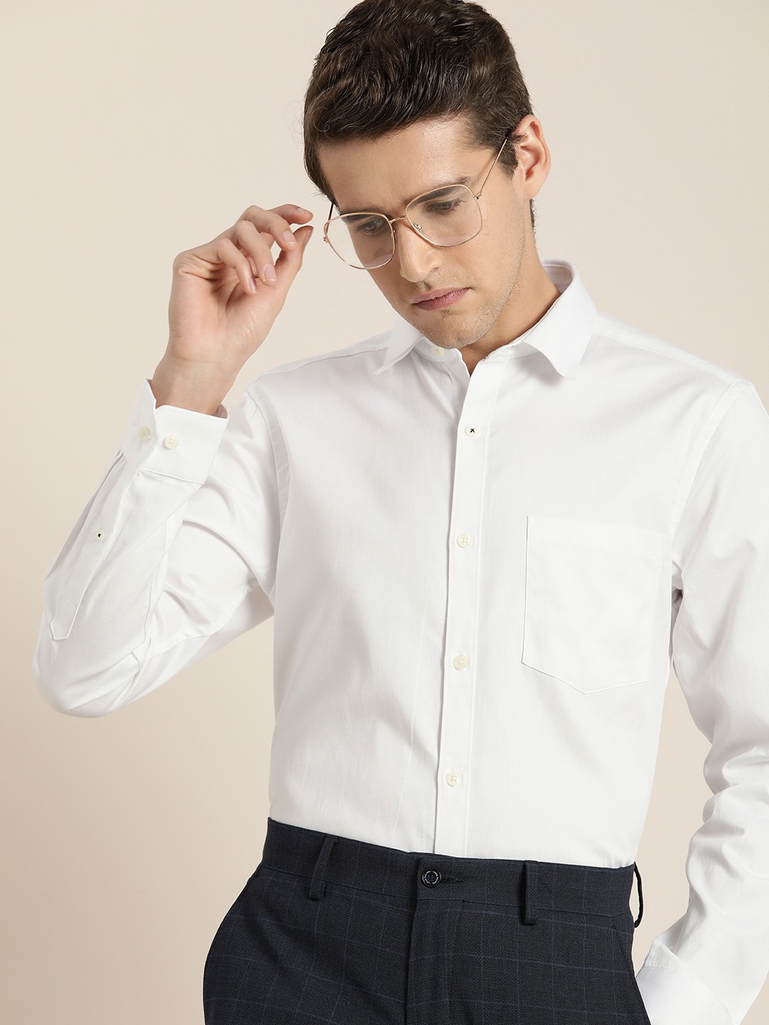 Buy INVICTUS Men White Slim Fit Solid Pure Cotton Formal Shirt - Shirts ...