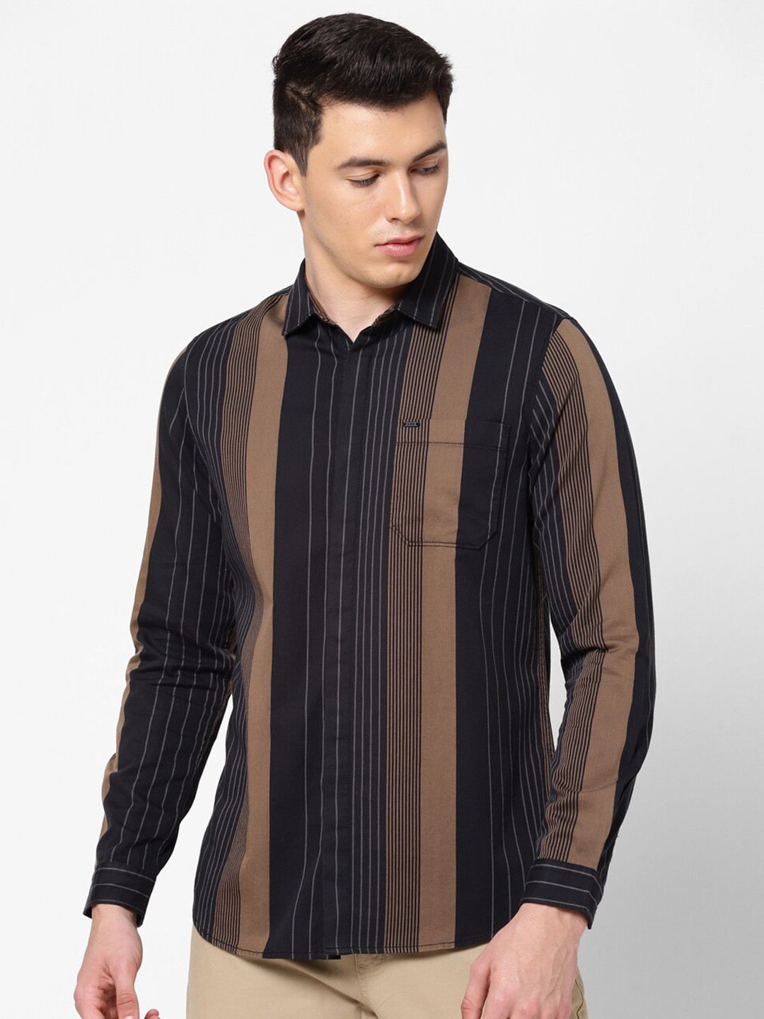 Men's Black Standard Slim Fit Opaque Striped Casual Shirt main image 1