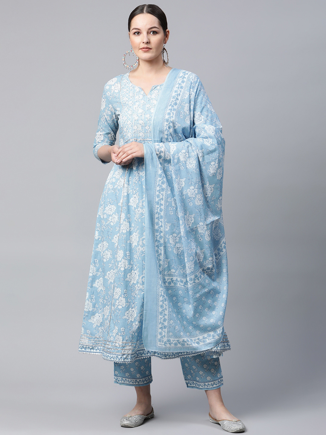 Women Blue Floral Printed Cotton Kurta & Pant Set With Lace