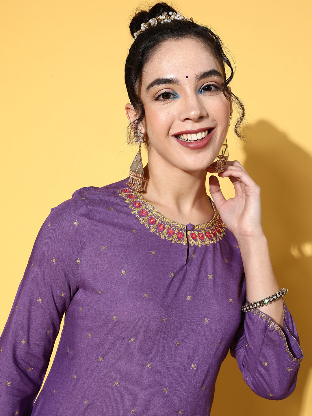 Women Solid Silk Blend Hyper Texture Kurta Set