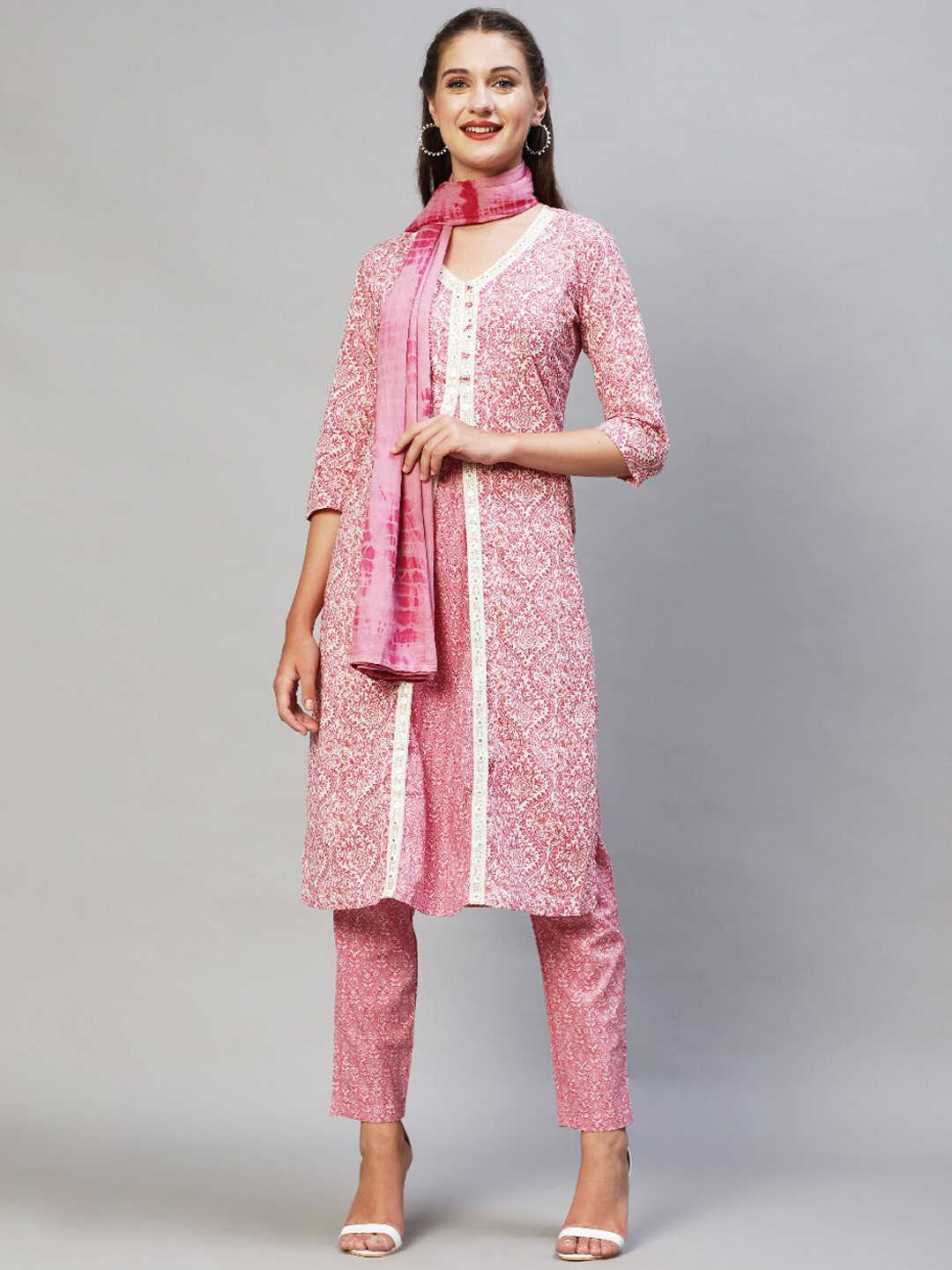 Women Pink Floral Cambric Kurta With Pencil Pants Dupatta