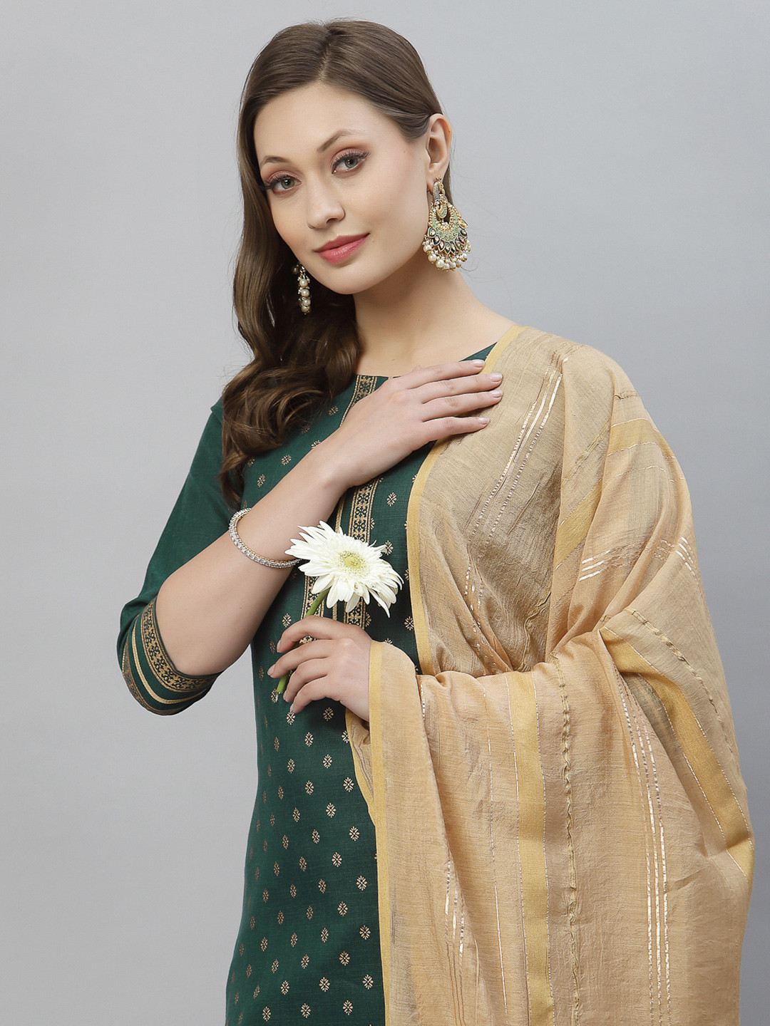 Women Green Ethnic Motifs Ikat Kurta With Lace Work