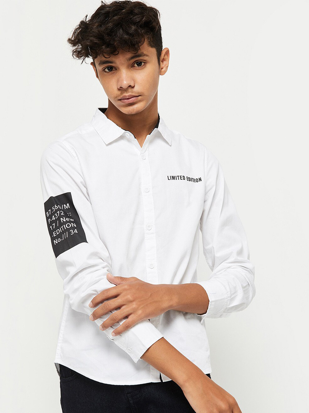 Boys White Numbers Printed T-Shirt With Checked Shorts Sets main image 0