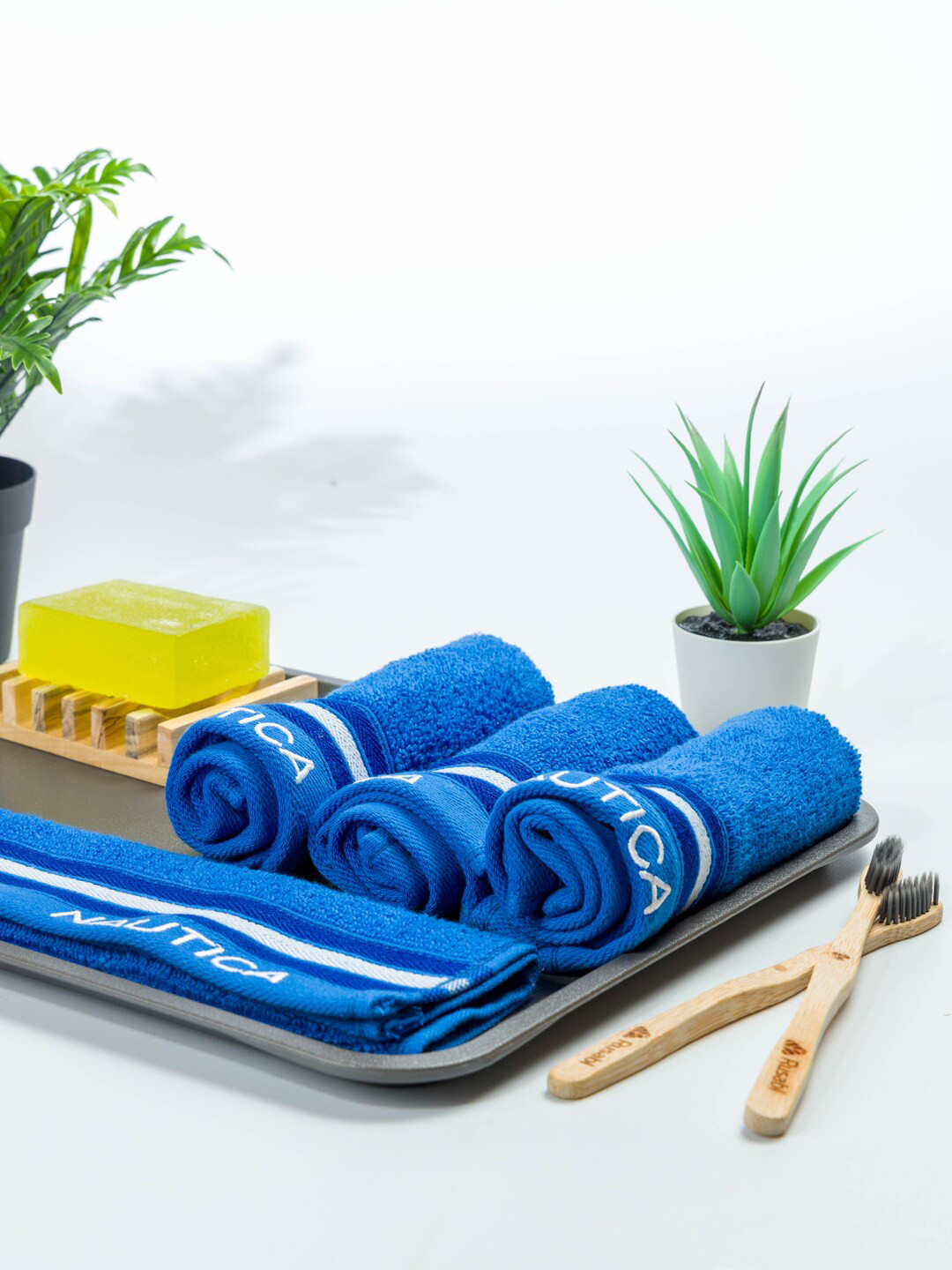 Buy Nautica Set Of 4 Solid 500 GSM Pure Cotton Face Towels Set Face