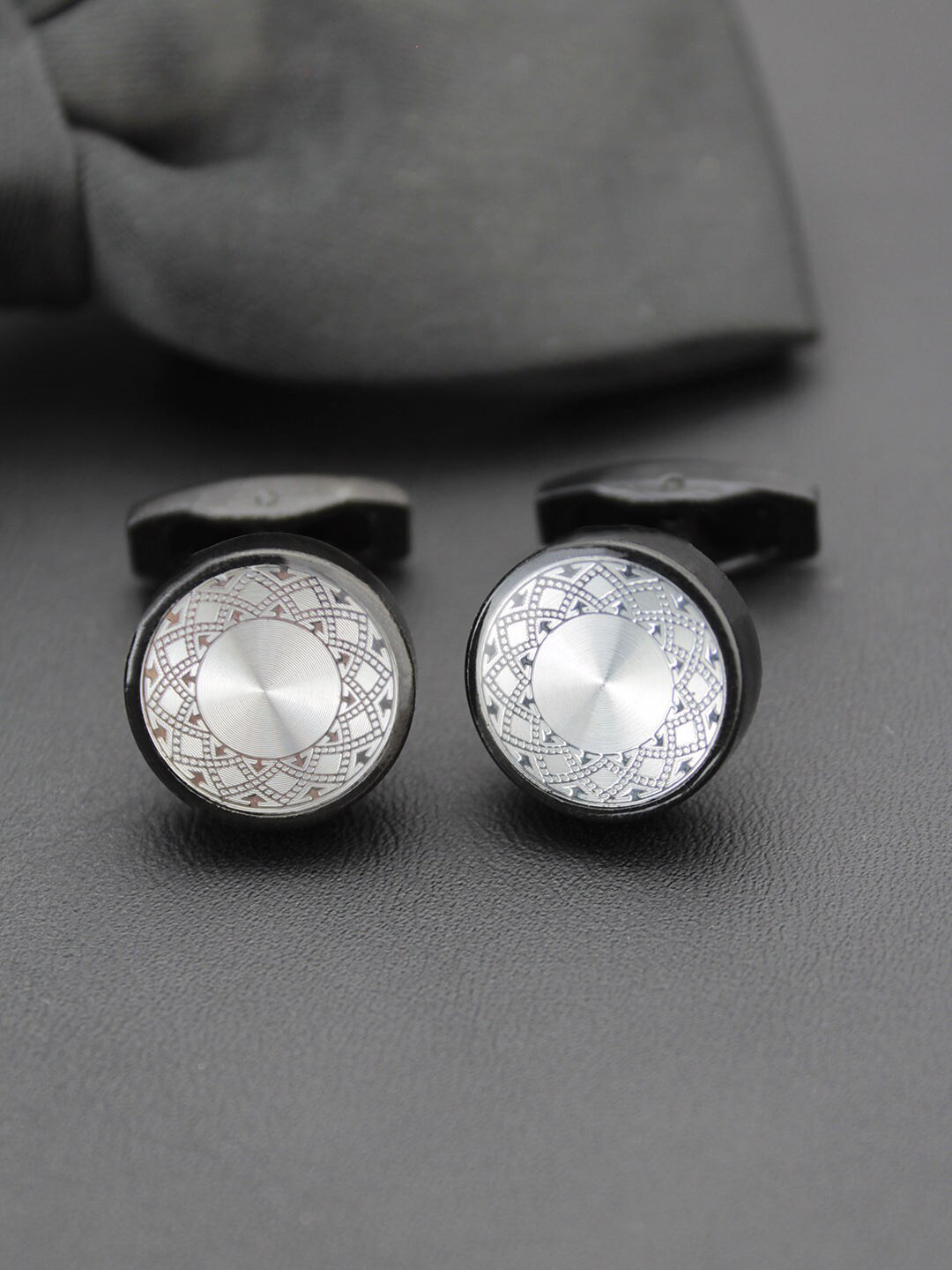 Buy Kavove Men Silver Toned & Black Cufflink Cufflinks for Unisex