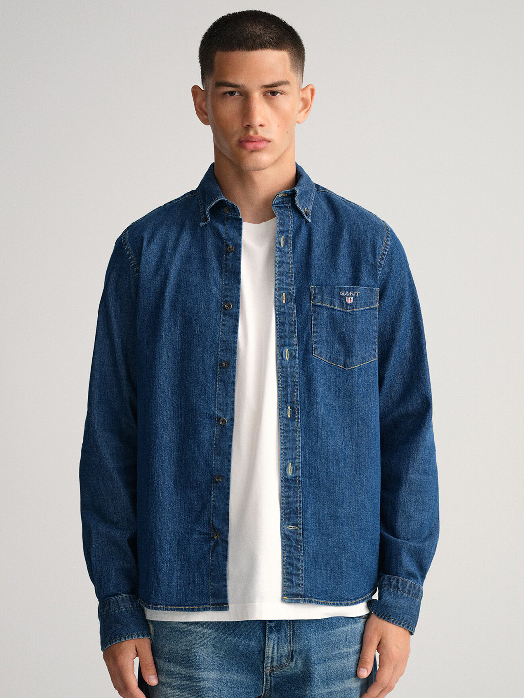 Gant Men Blue Solid Round Neck Short Sleeves Tshirt