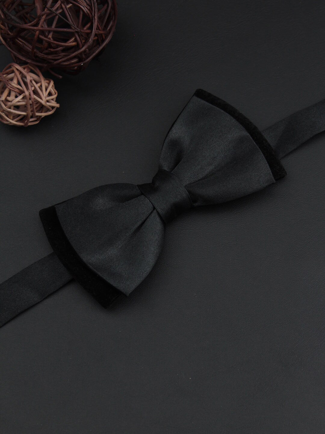 peluche bow tie