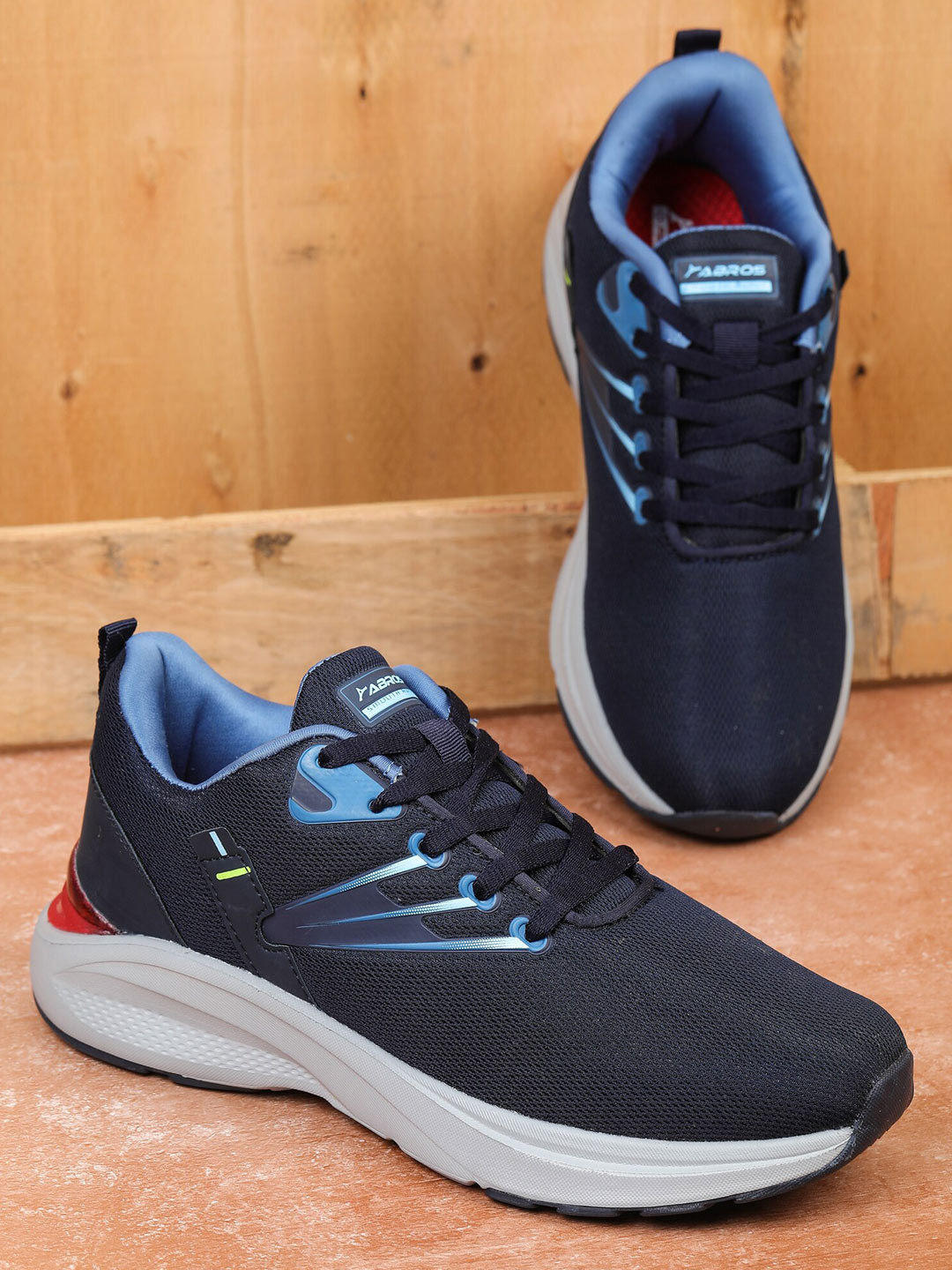 sports shoes sports shoes