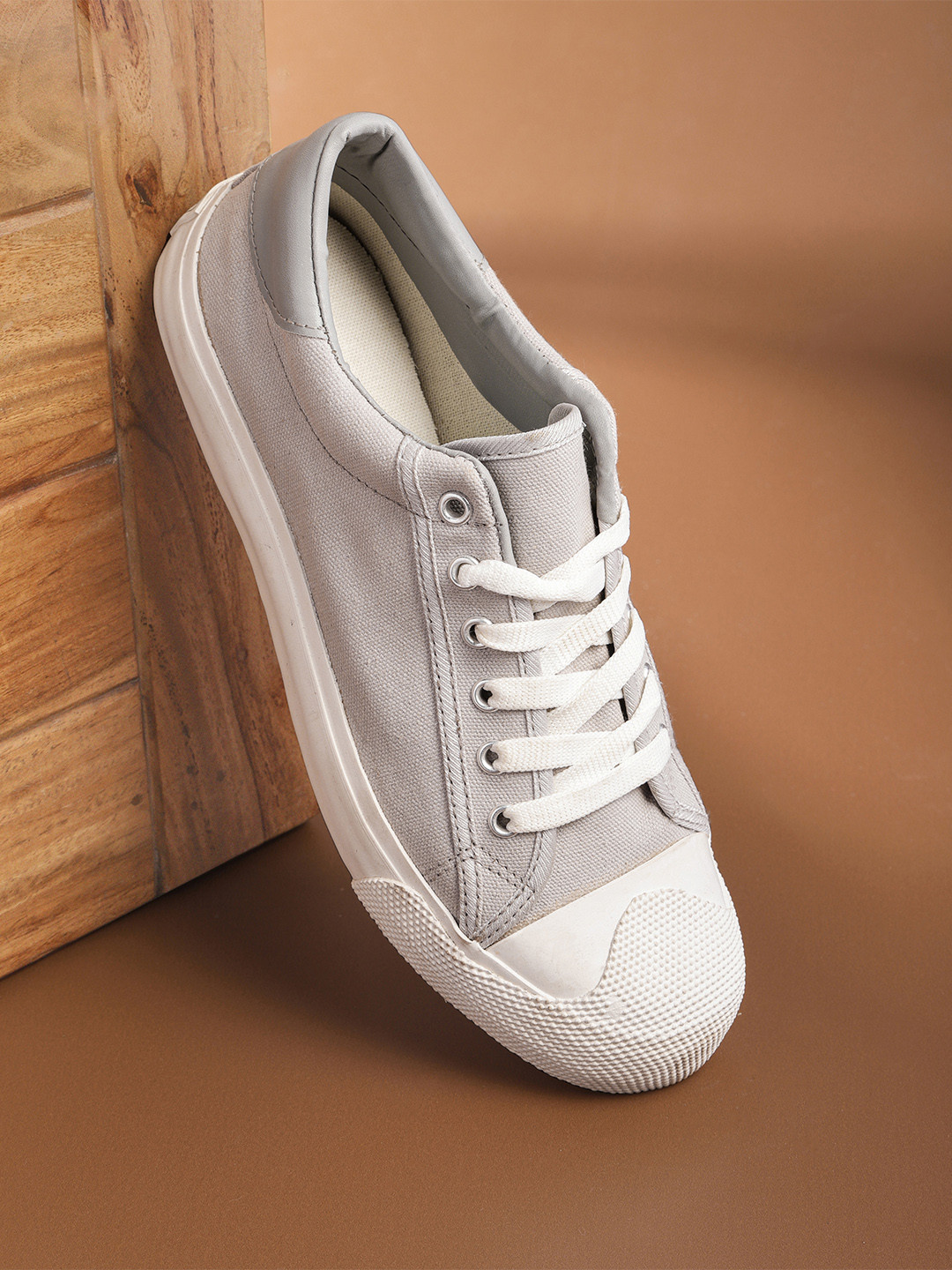 myntra roadster shoes