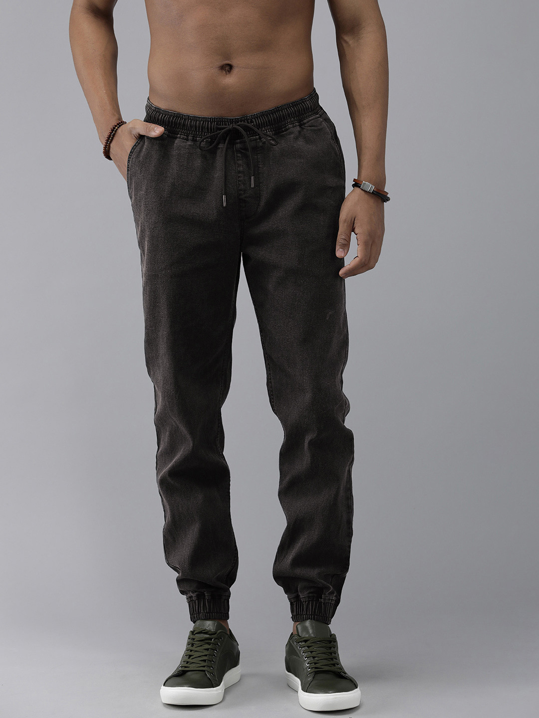 Buy Roadster Men Charcoal Grey Solid Slim Fit Stretchable Denim Joggers ...