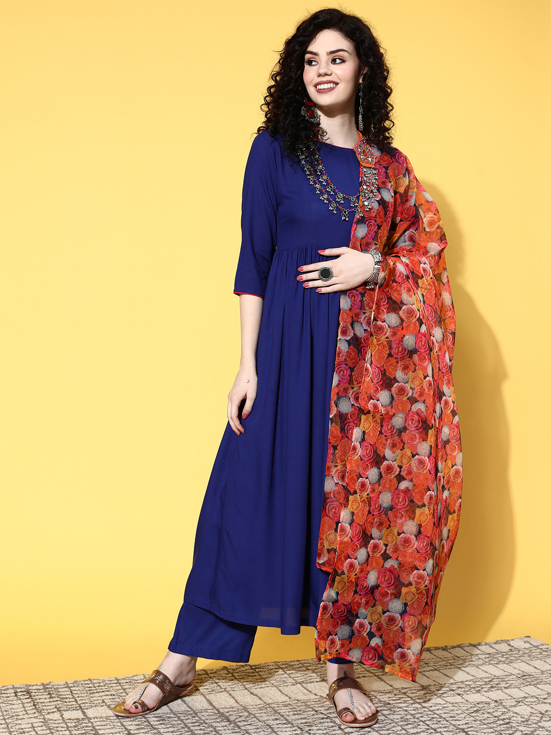 VredeVogel Ensemble Kurta avec Dupatta | Pantalon Kurta brodé en viscose rayonne pour femme, bordeaux, S VredeVogel Ensemble Kurta avec Dupatta | Pantalon Kurta brodé en viscose rayonne pour femme, bordeaux, S
