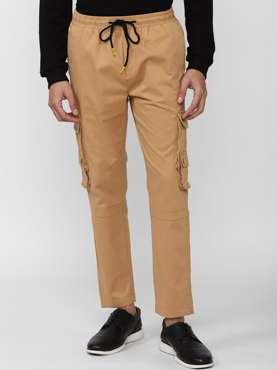 Buy FOREVER 21 Men Brown Cargos Trousers Trousers for Men 19827882