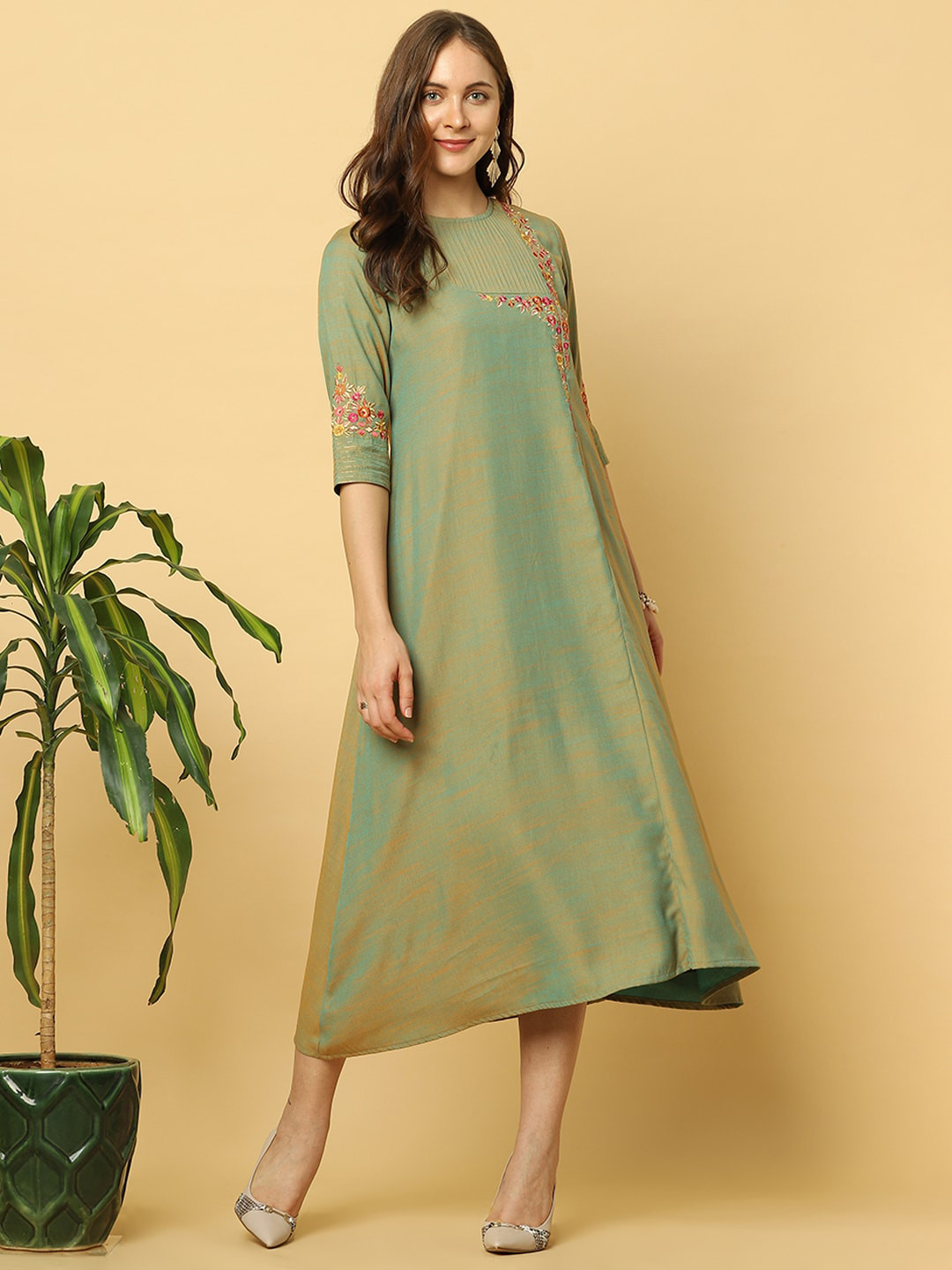 Buy Indifusion Women Green Cold Shoulder Sleeves Chanderi Silk Kurta