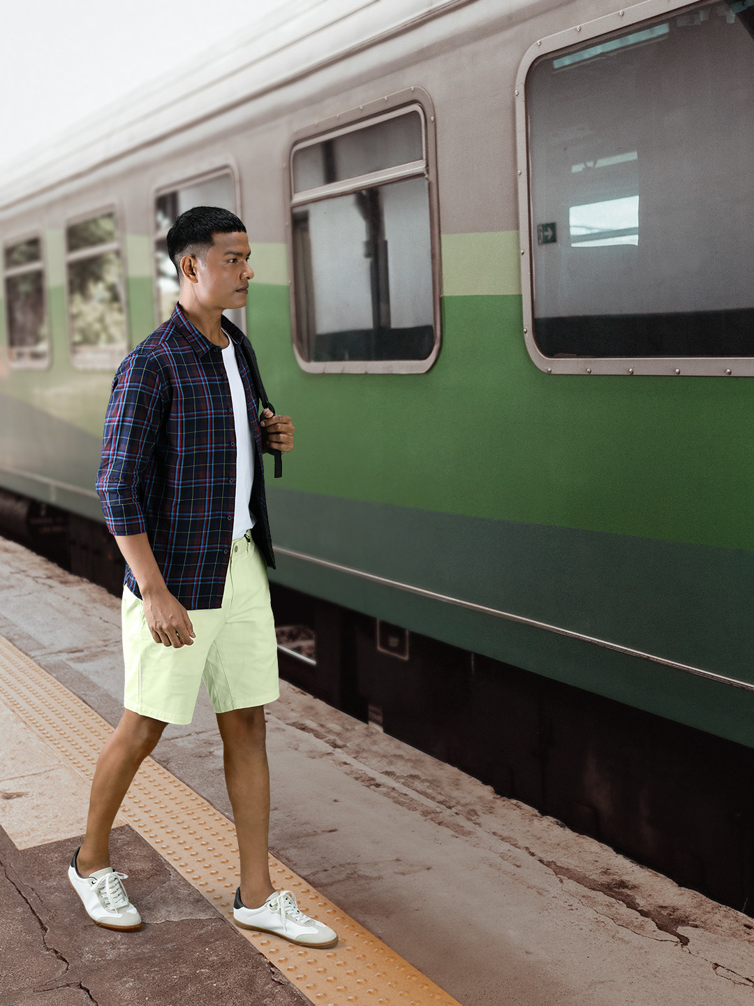 Buy Flying Machine Men Navy Blue And Maroon Standard Slim Fit Checked ...