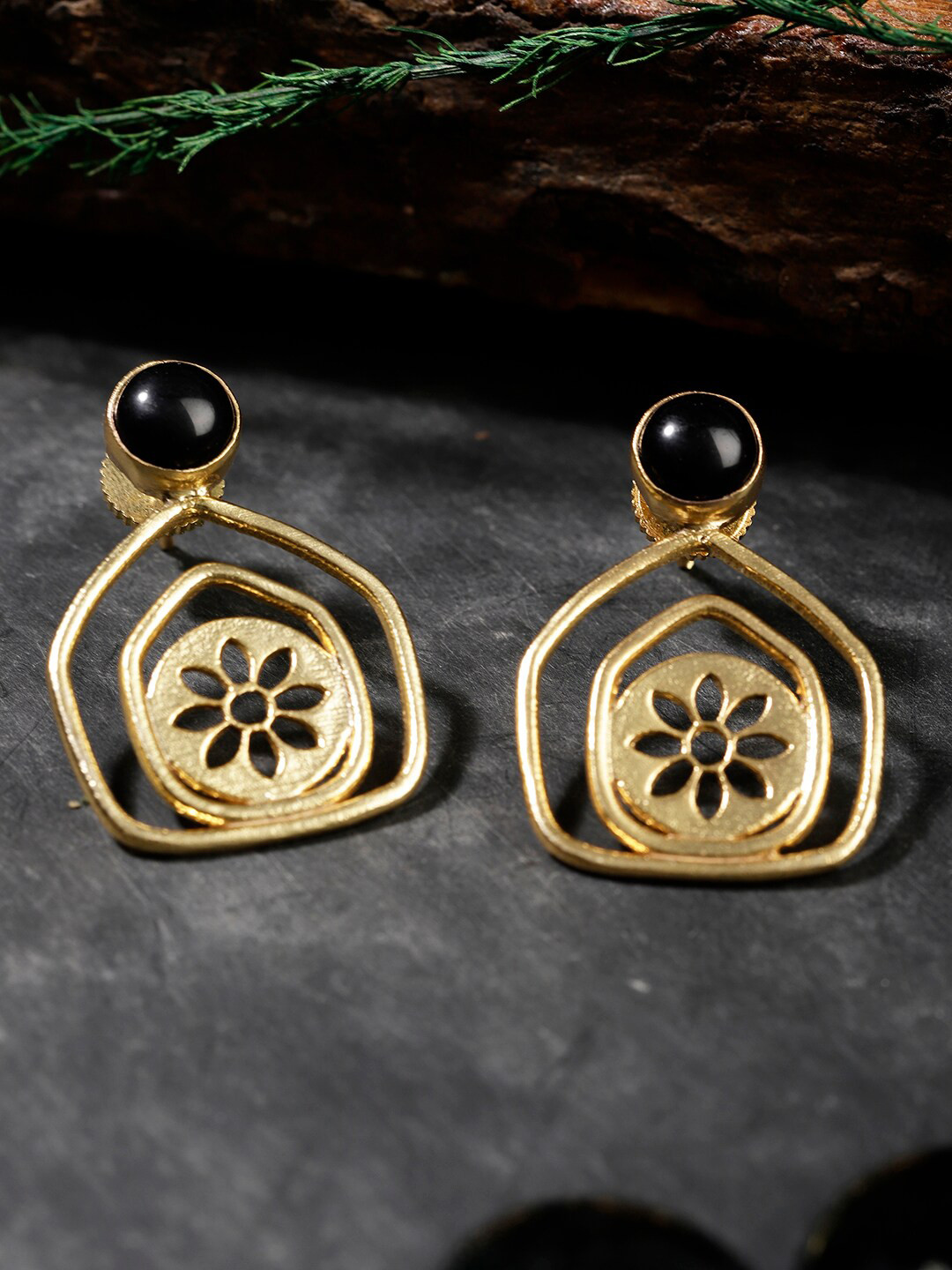 jewelry - berserk - Gold Plated Textured Big Hoops main image 1