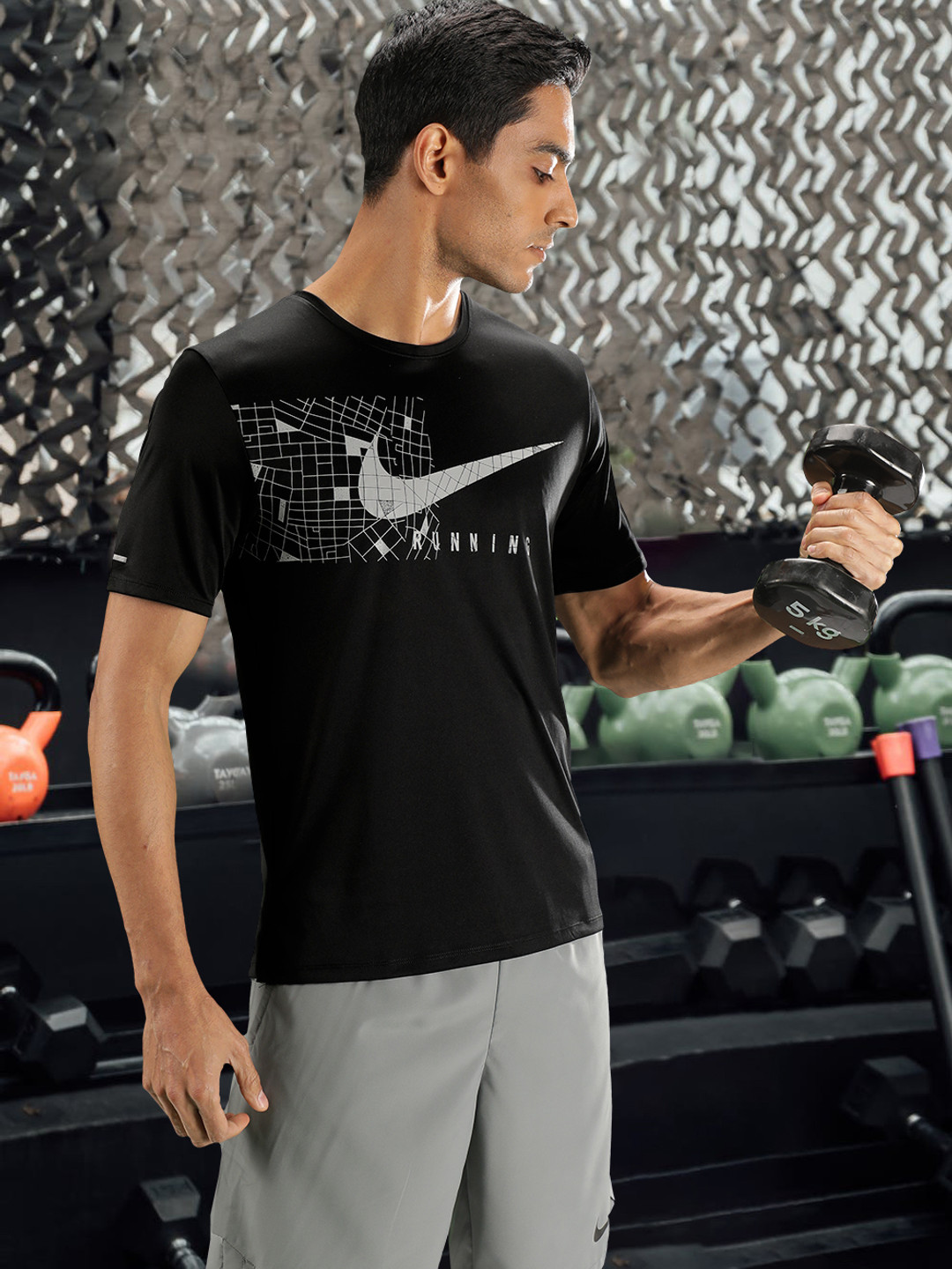 mens nike logo t shirt