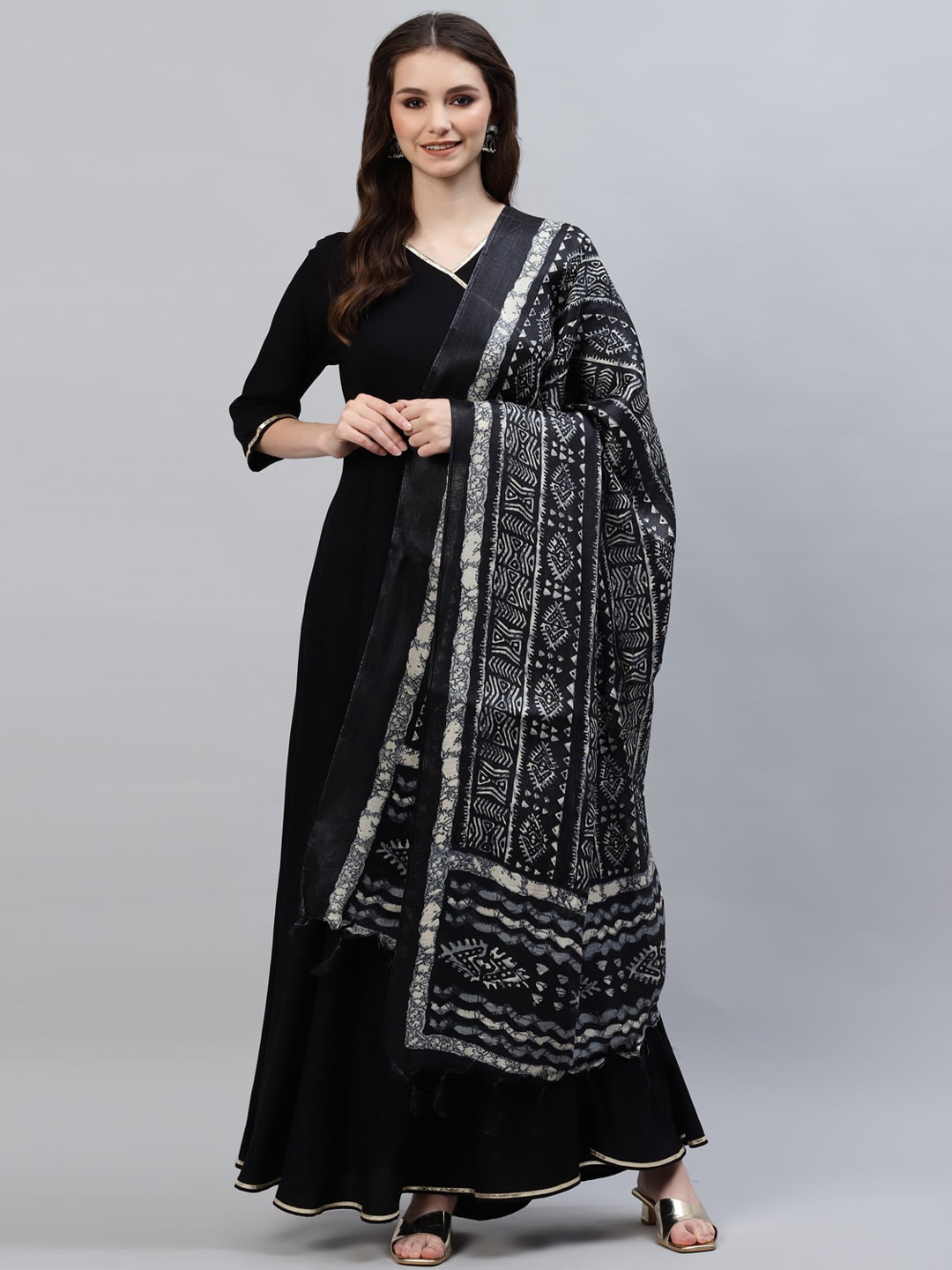 Women Black Kurta With Trousers & Dupatta