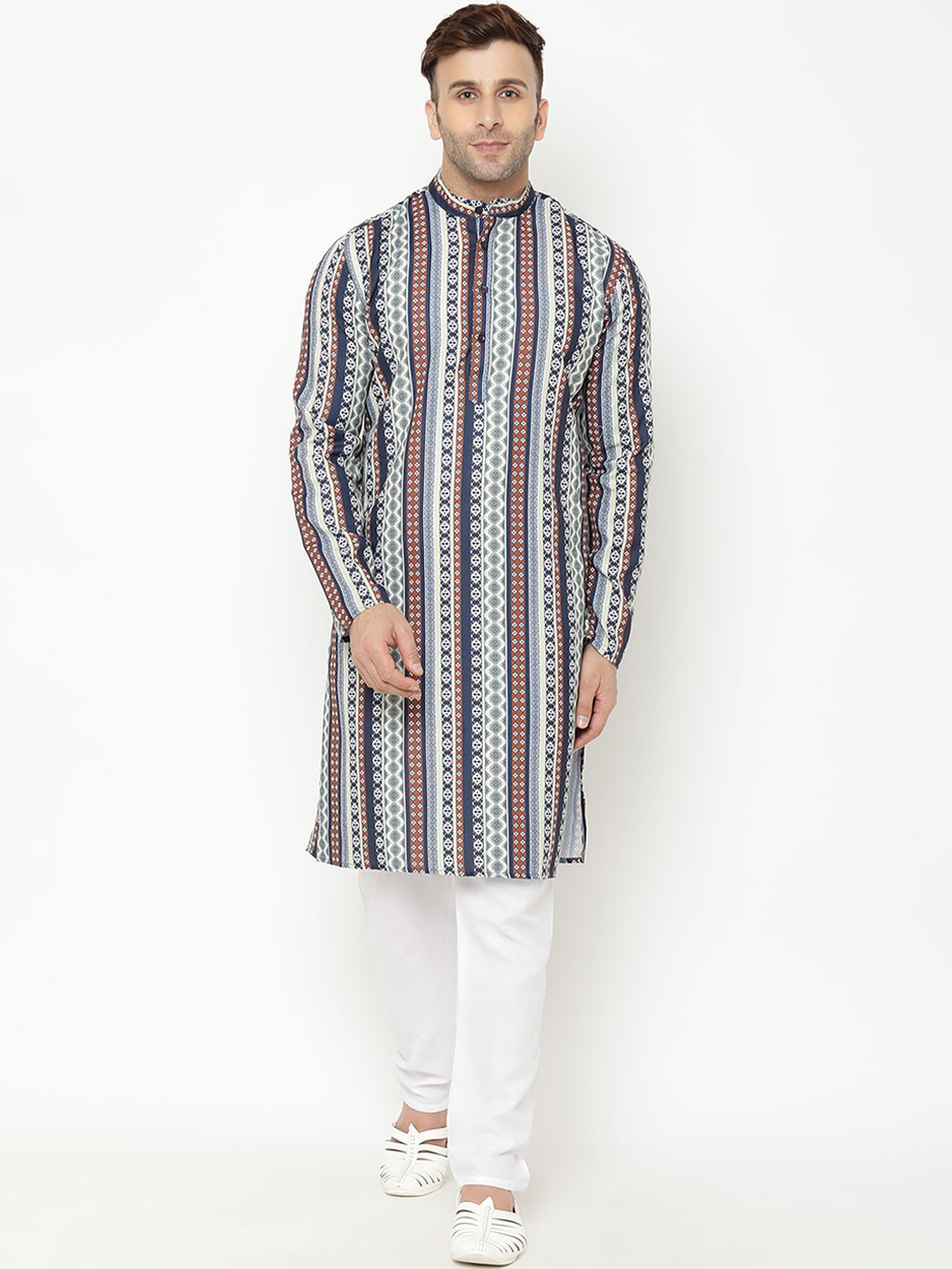 Men Navy Blue Embroidered Sequinned Kurta With Churidar