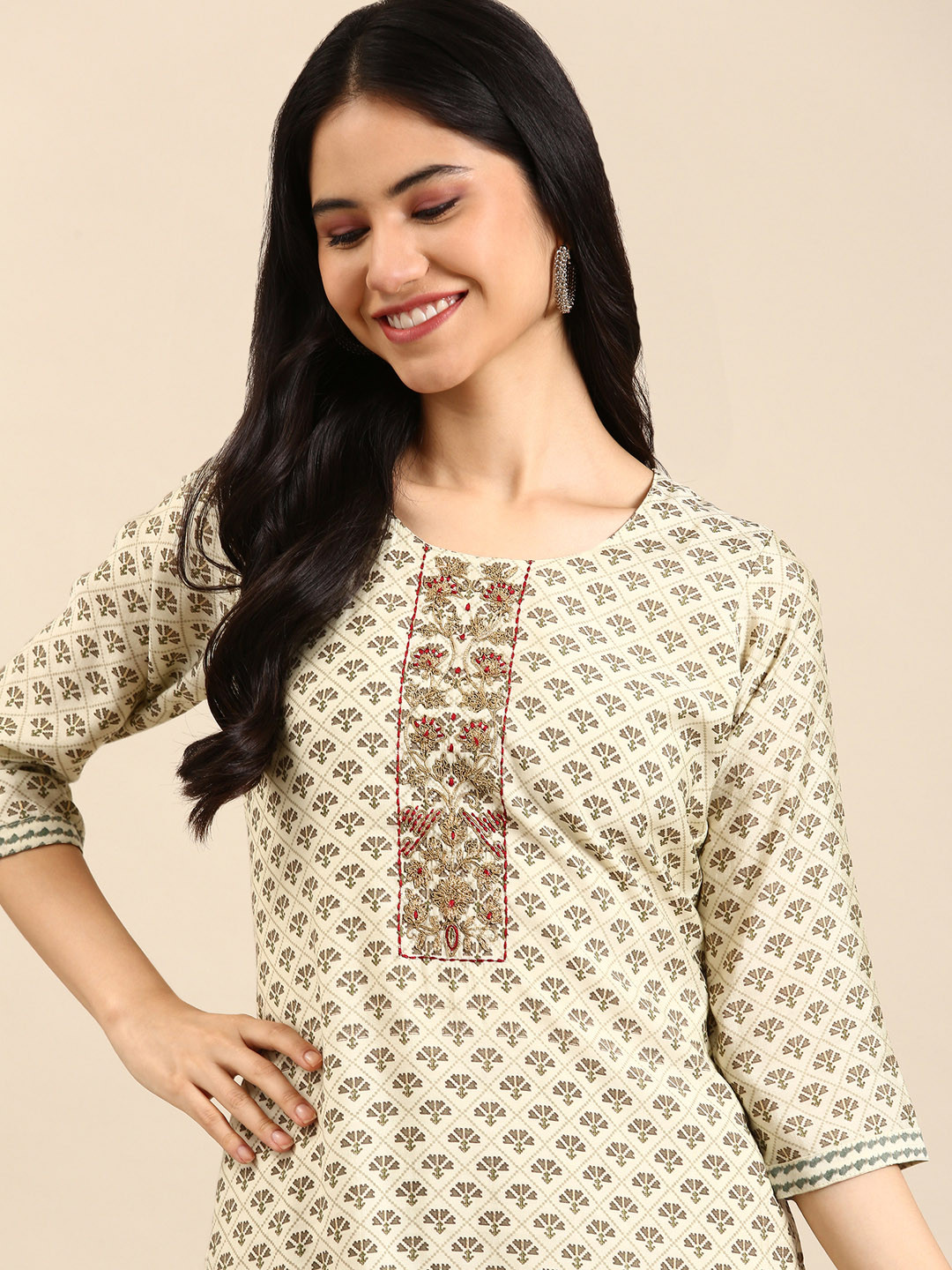 Women Green Ornamental Printed Kurta With Comfort Pant