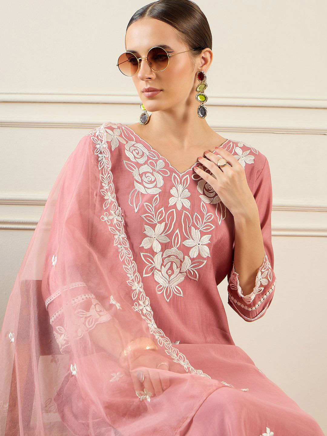 Floral Embroidered Sweetheart Neck Thread Work Kurta & Trousers With Dupatta