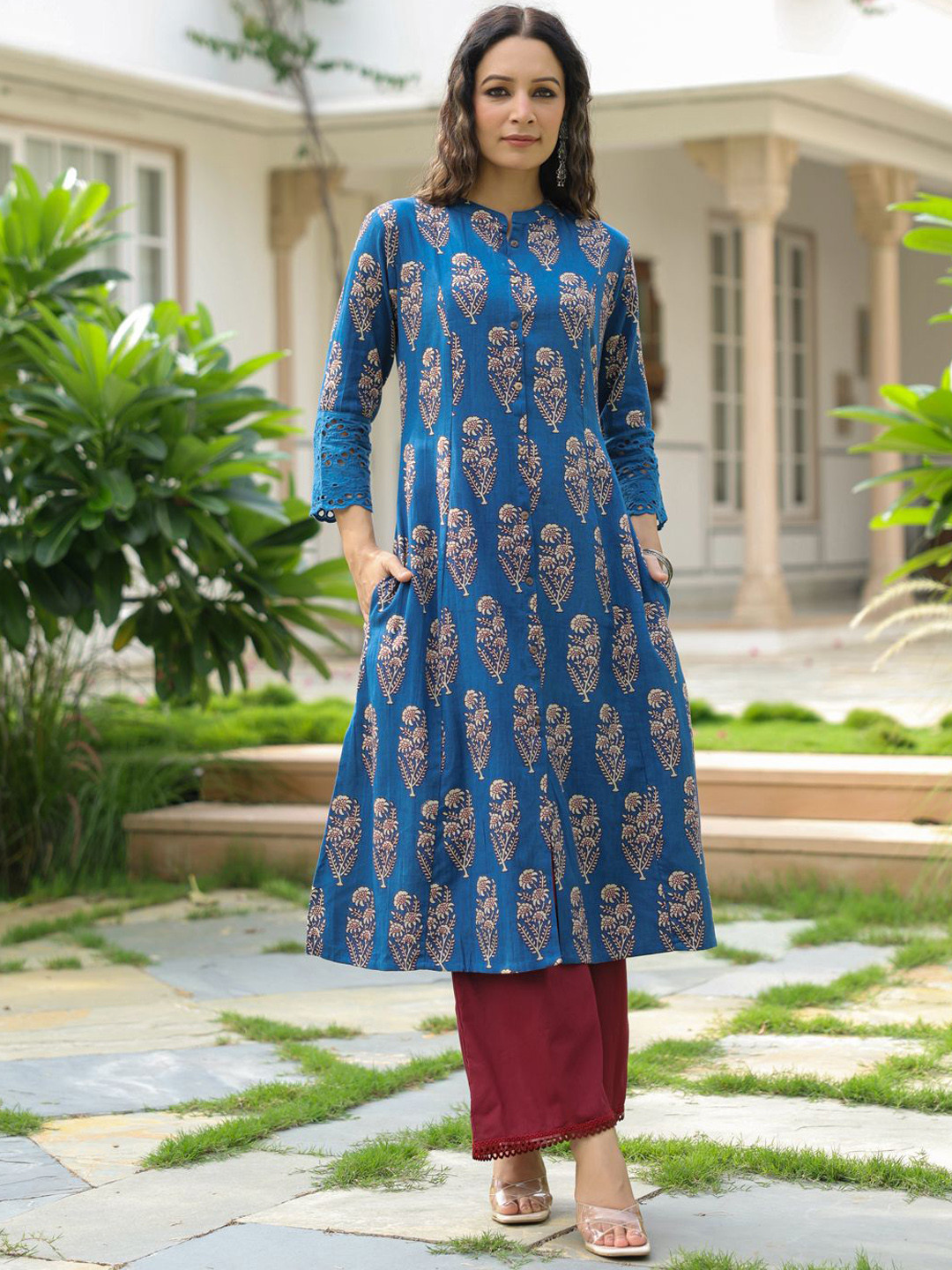 Women's Teal Printed Thread Work Kurta Set