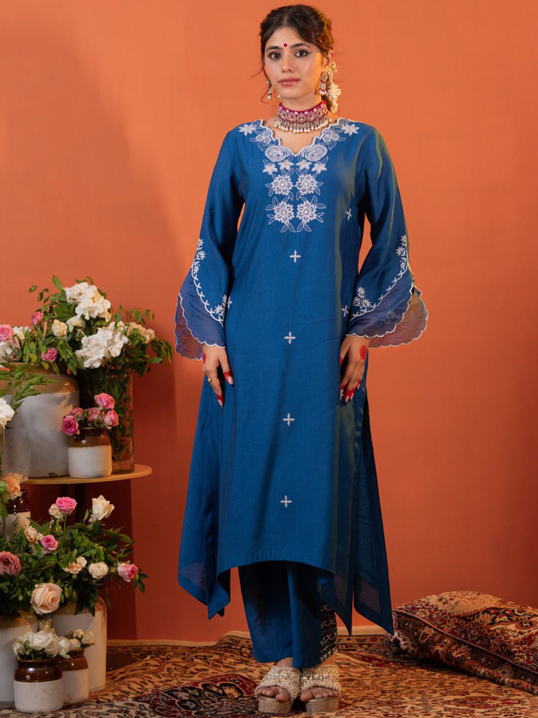 Women  V Neck Straight Kurta with Pants & Dupatta main image 0