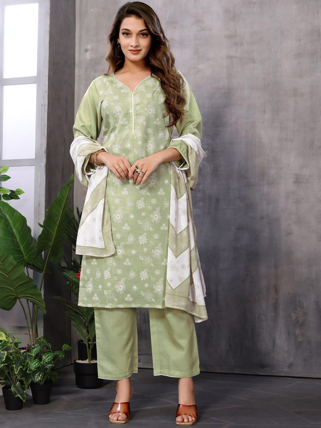 Women Grey Embroidered Pure Silk Tie-Up Neck Kurta & Trousers With Dupatta main image 0