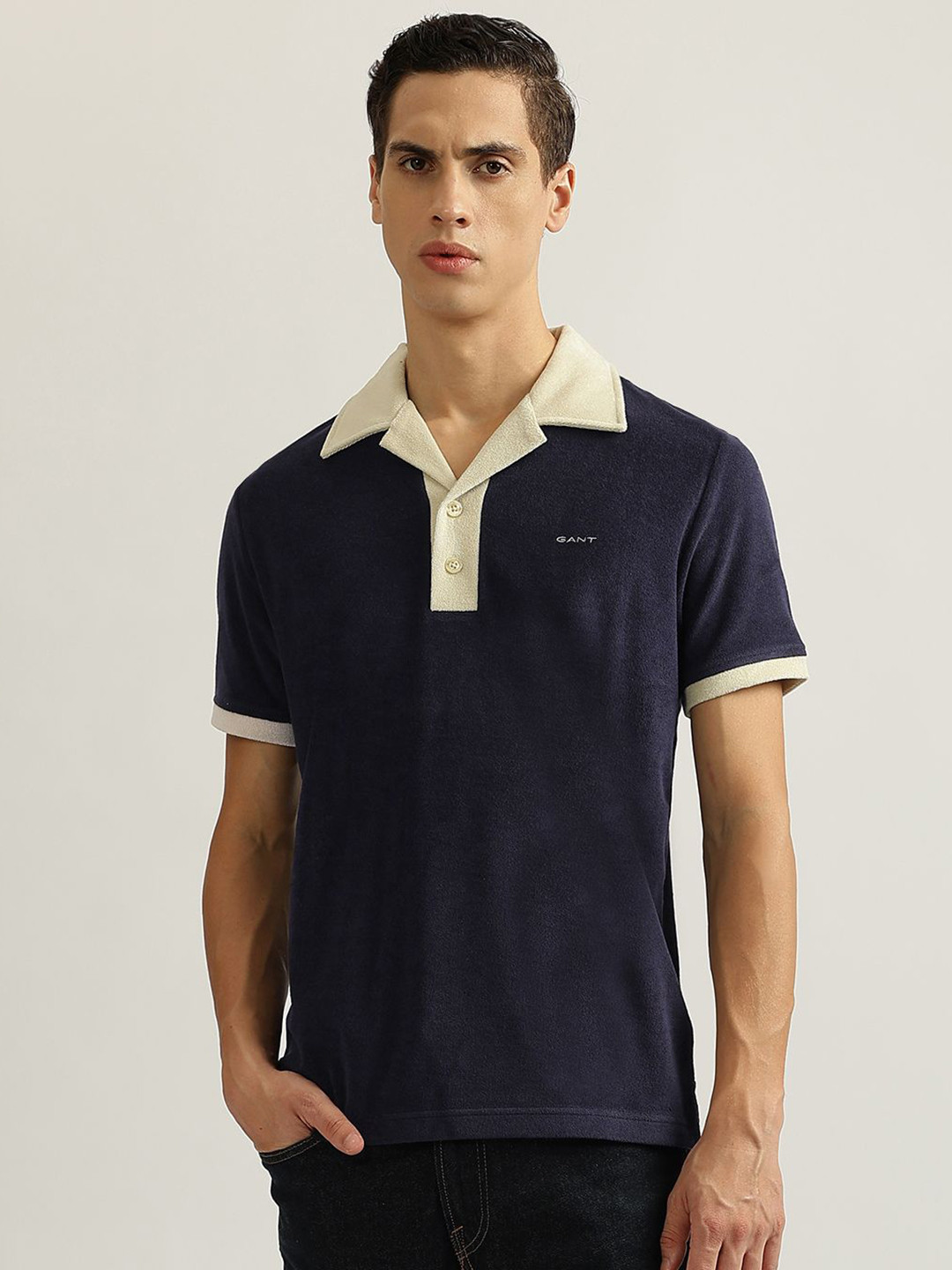 Gant Men Maroon Solid Collared Short Sleeves Polo Tshirt