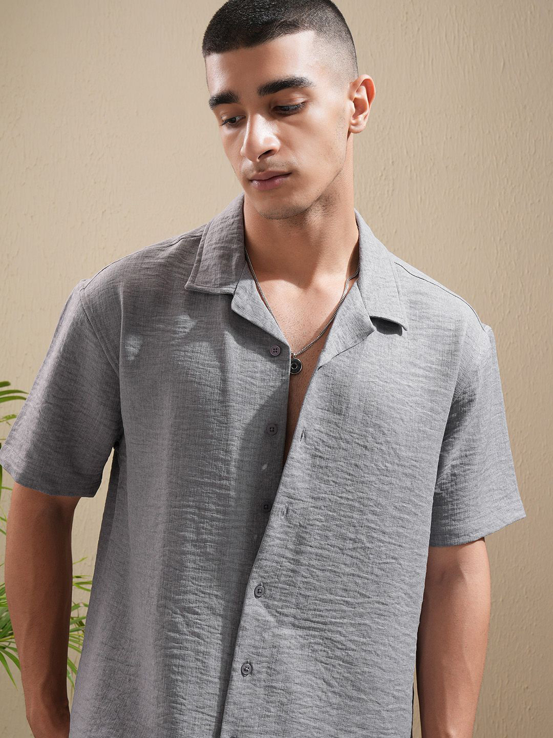 Men's Mauve Cuban Collar Solid Relaxed Fit Shirt