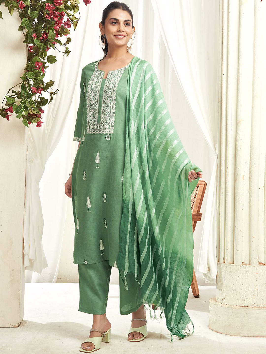 Women  Green Embroidered Kurta With Tonal Trouser And Net Embroidered Dupattta
