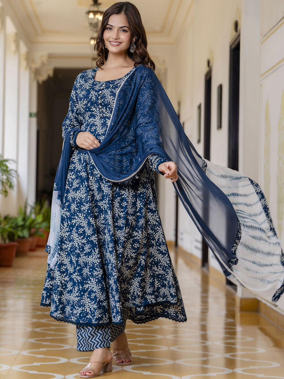 Conjunto Anarkali Kurta Para Mujer - Estampado Floral Azul, Rayón, Incluye Pantalón Y Dupatta