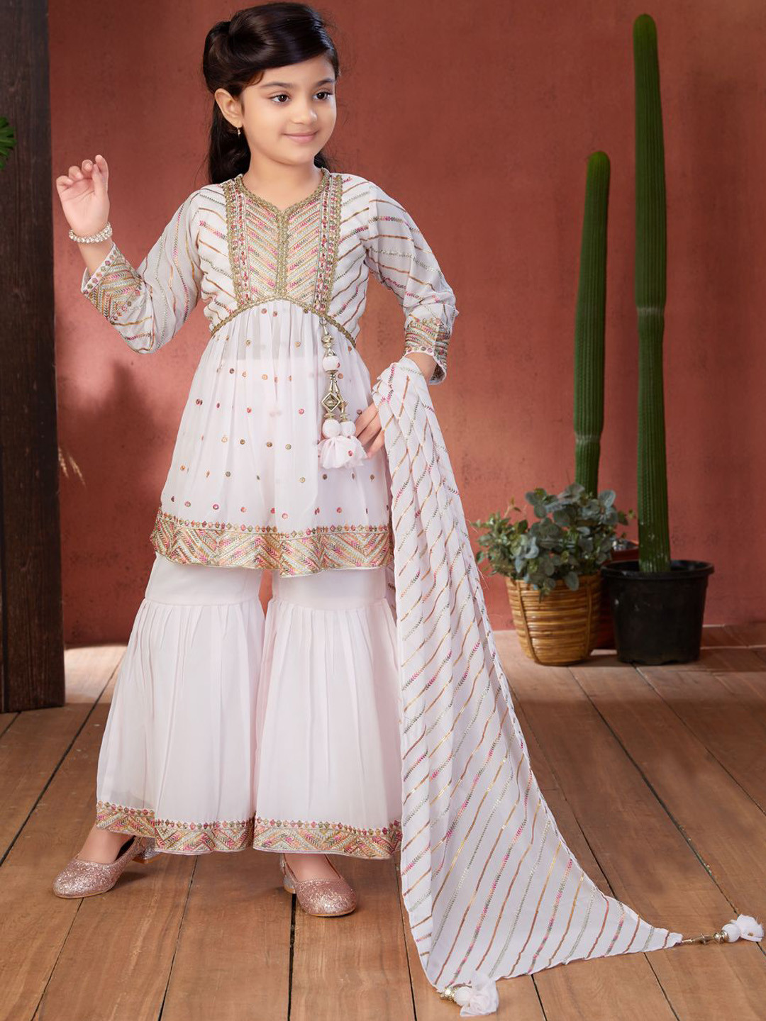 Girls Geometric Printed Flared Sleeves A-Line Kurti With Sharara Dupatta