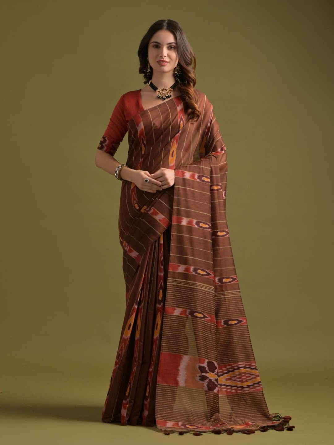 Buy VISHNU WEAVES Woven Design Pure Cotton Ikat Saree - Sarees for ...