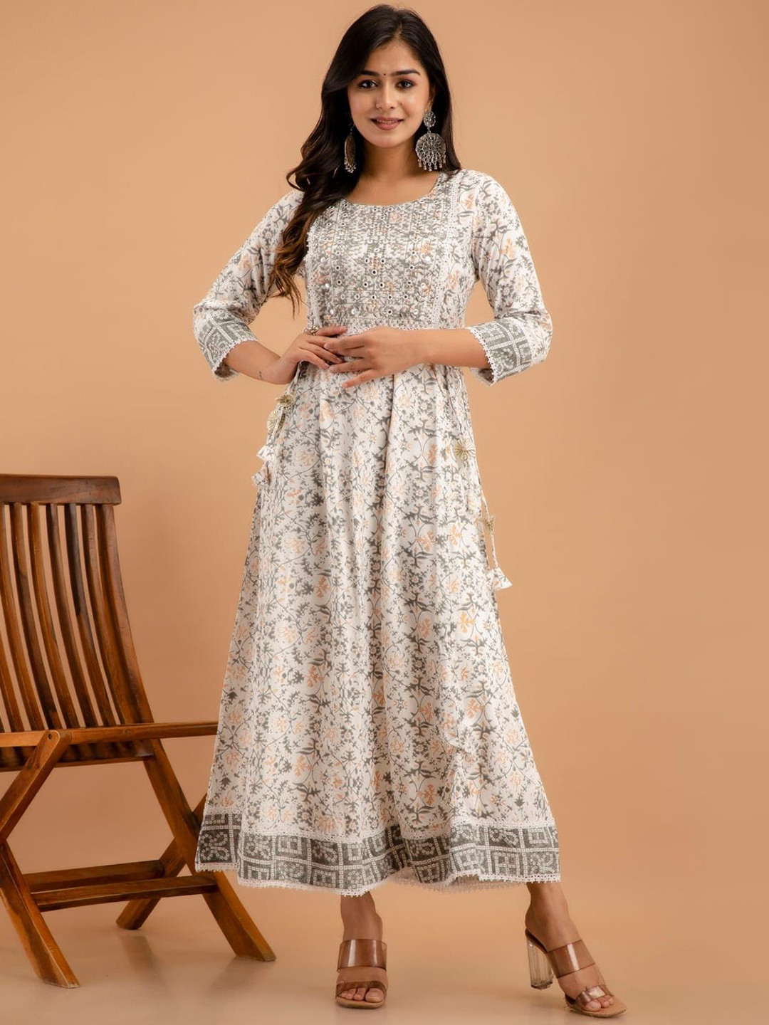 Women's Peach Floral Printed Thread Work Pleated Anarkali Kurta