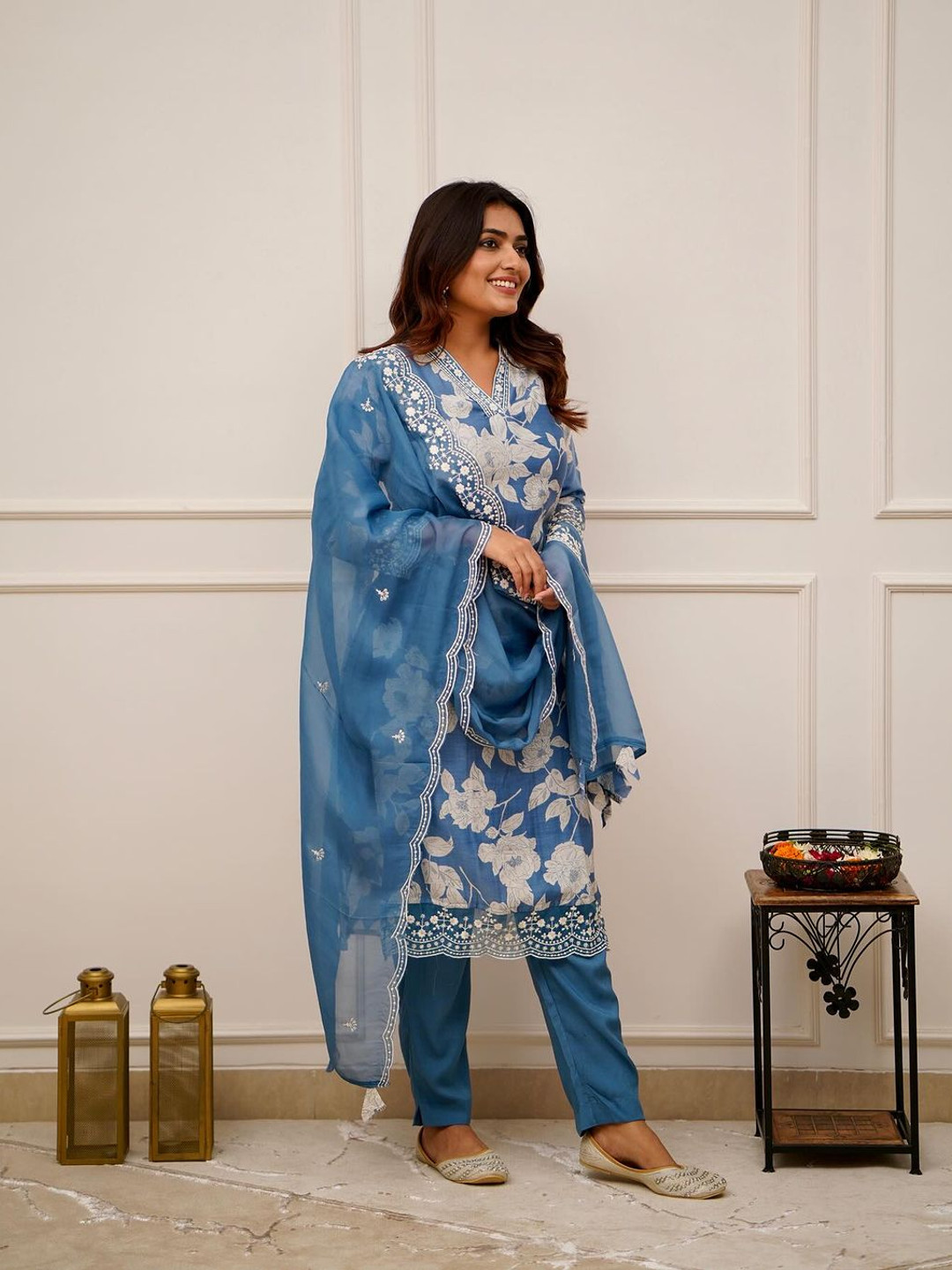 Women Ethnic Motifs Embroidered Regular Thread Work Kurta with Trousers & With Dupatta