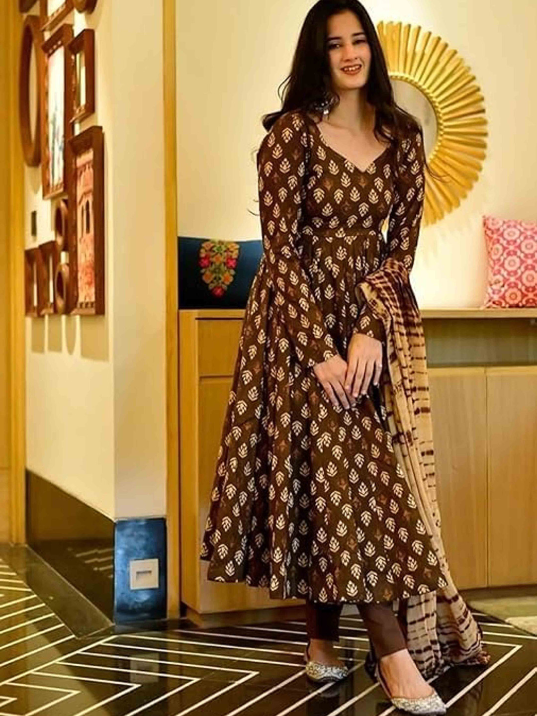 Women Blue Floral Sweetheart Neck Anarkali Kurta With Palazzos
