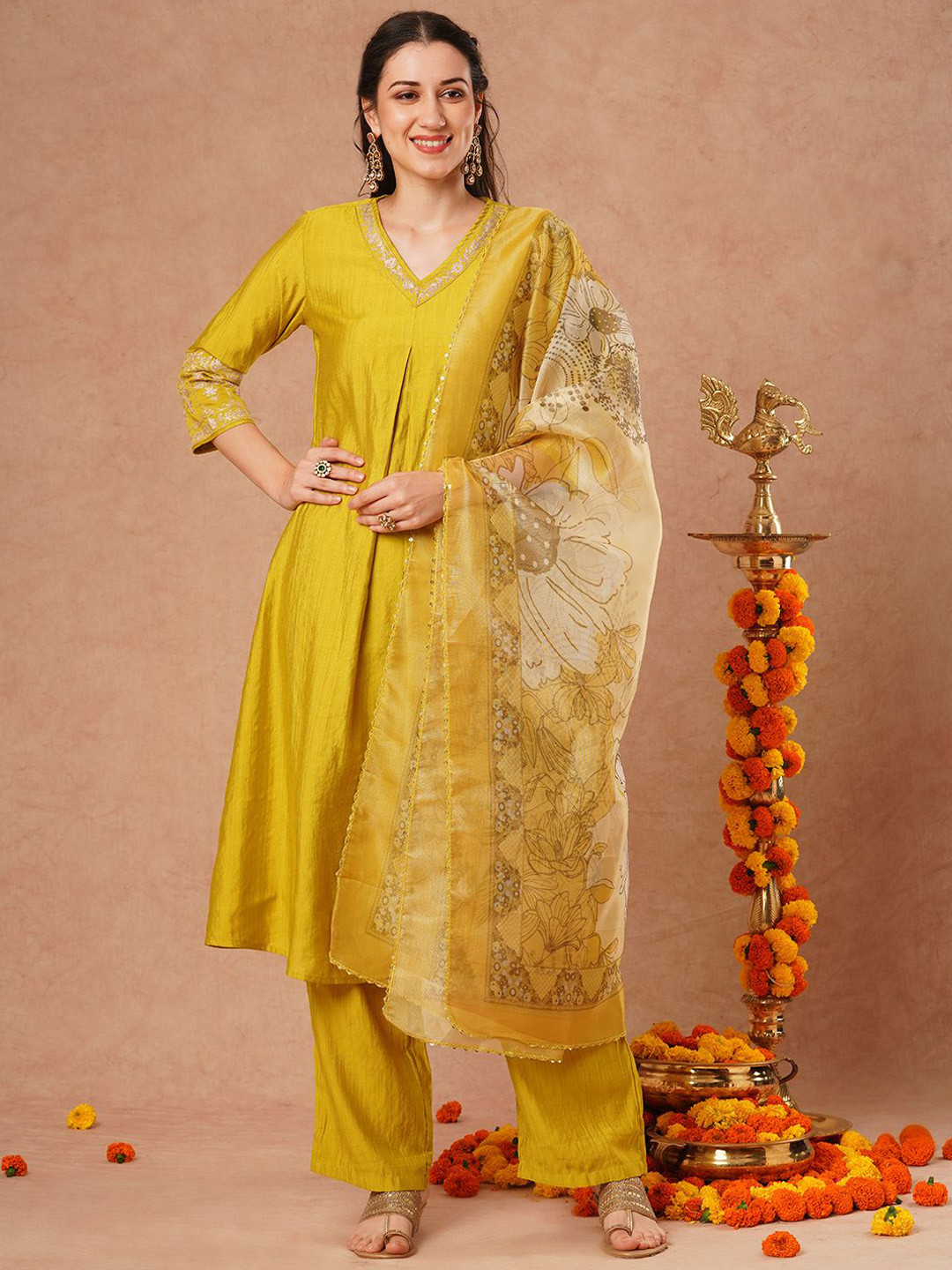 Women Floral Yoke Design Pleated Thread Work Kurta with Trousers & With Dupatta