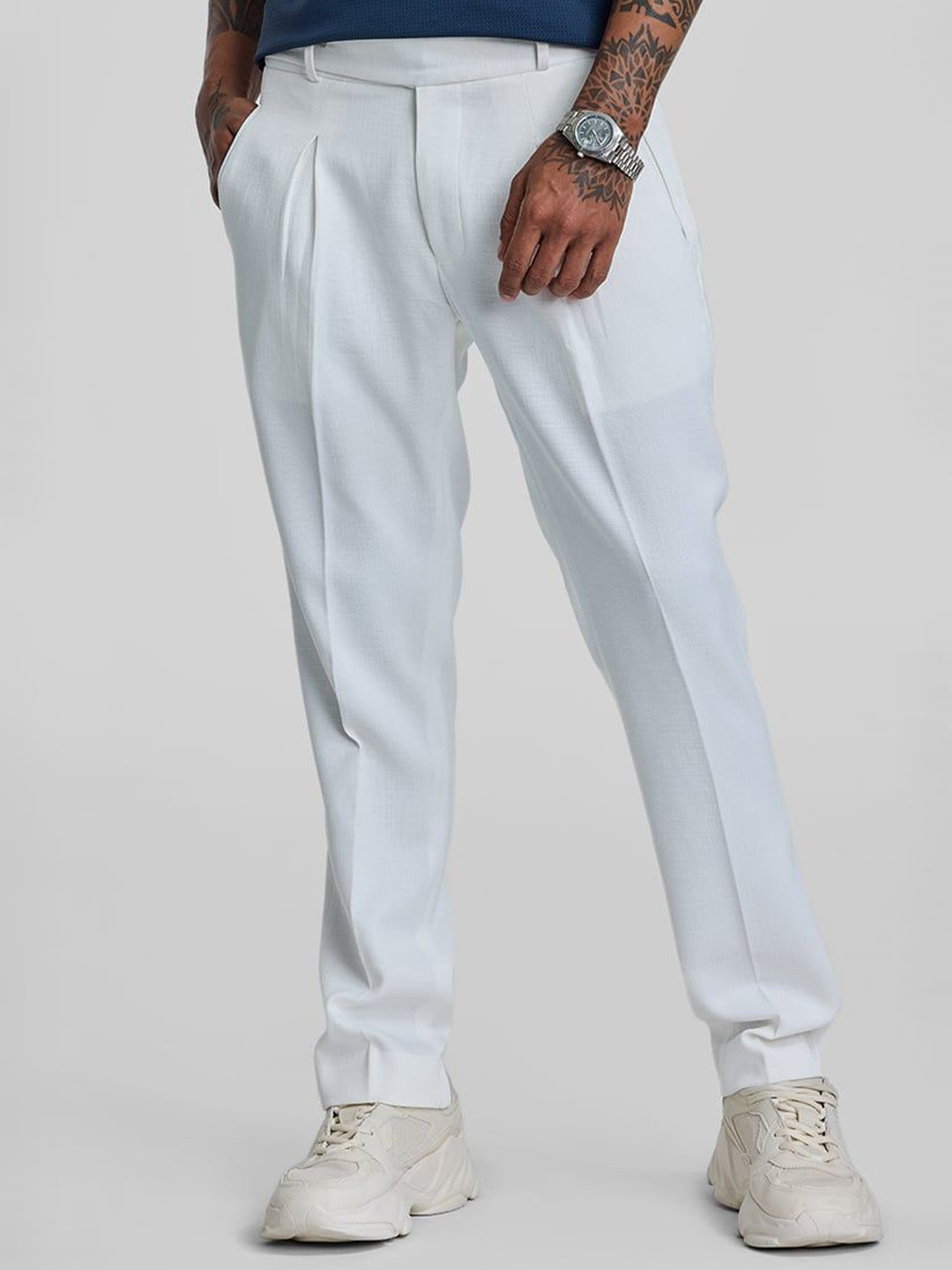 White Solid Loose Fit Pleated Trousers