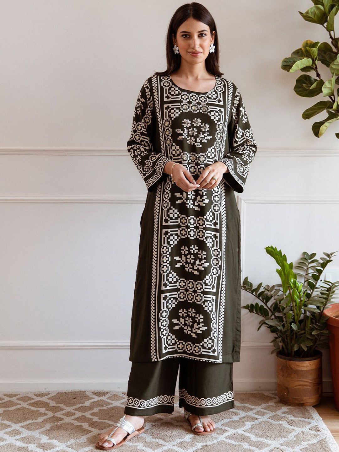 Women Teal Ethnic Motifs Printed Regular Beads and Stones Kurta with Palazzos