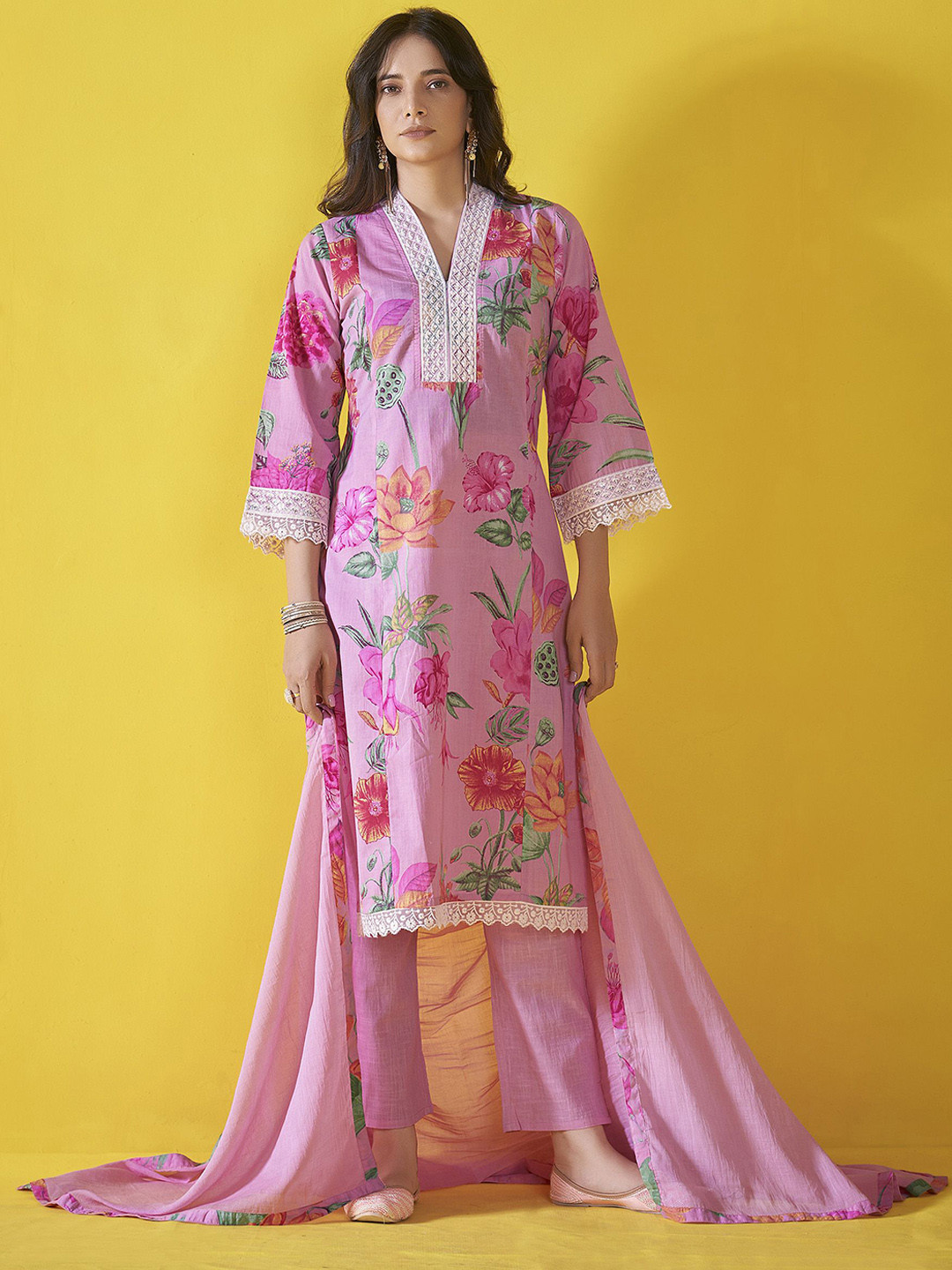 Women Pink Embroidered Thread Work Kurta and Trouser