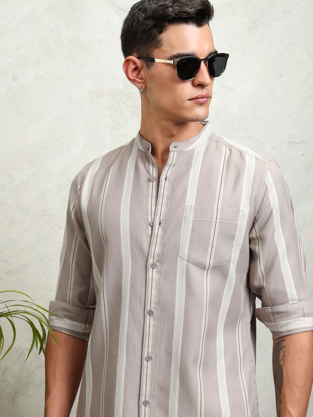 Men's Mandarin Collar Vertical Stripes White Shirt