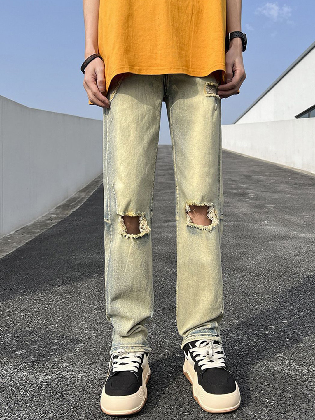 Casual mid rise abraded jeans for men